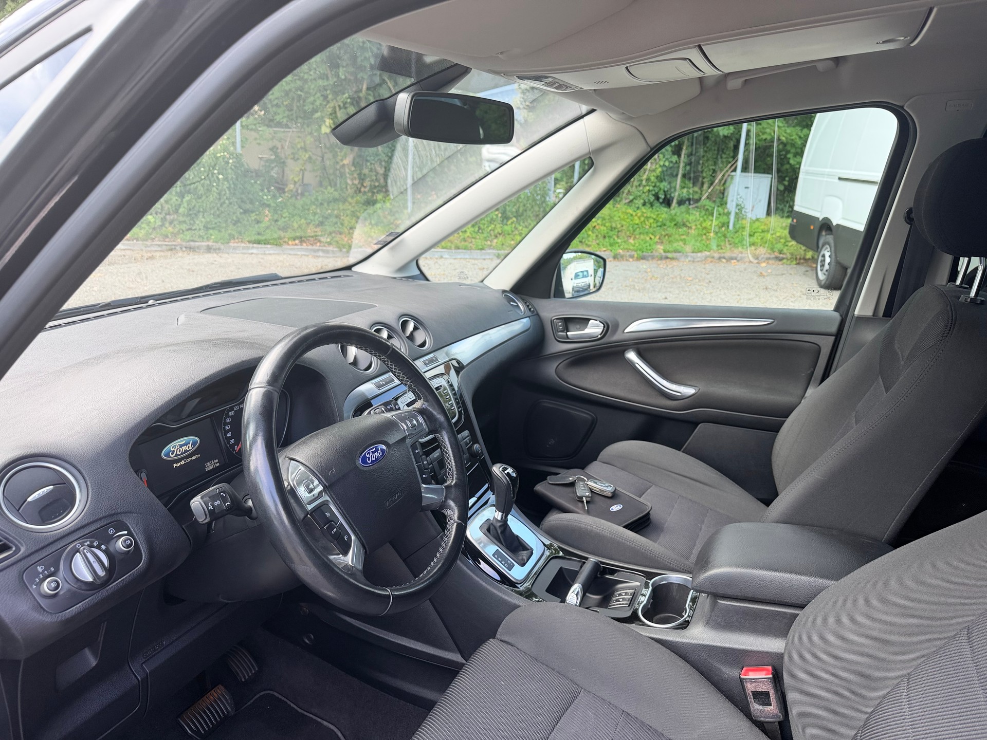 FORD Galaxy 2.0 SCTi Ghia PowerShift-image-20