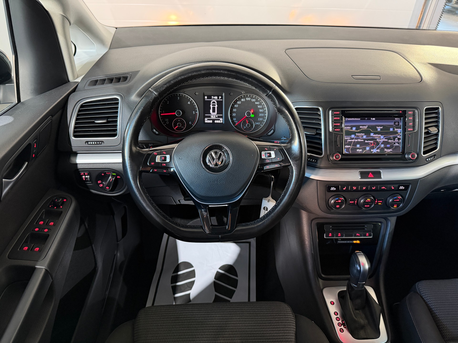 VW Sharan 2.0 TDI BMT Comfortline DSG (CH) 7Plätzer-image-8