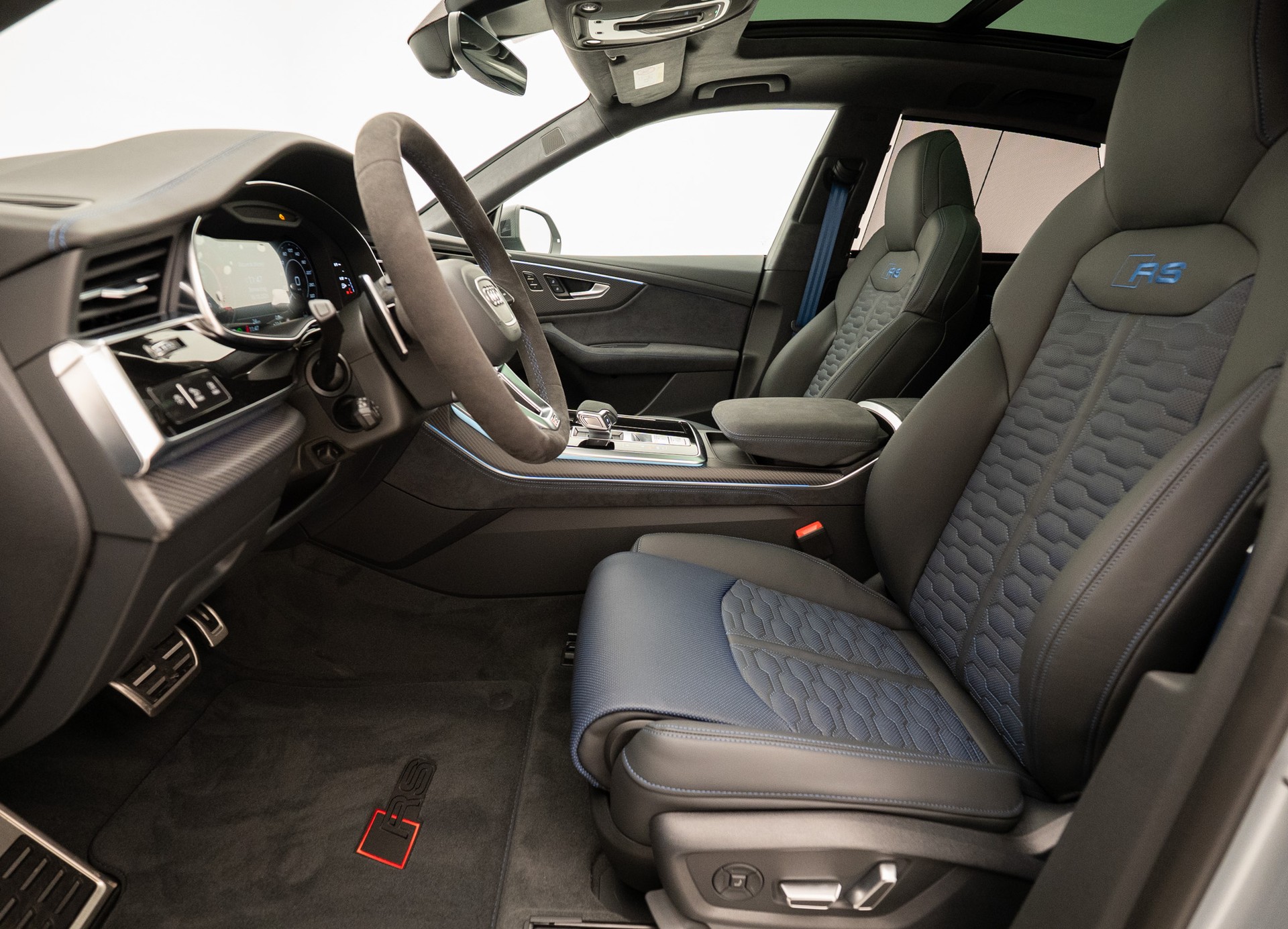 AUDI RSQ8 performance quattro-image-6