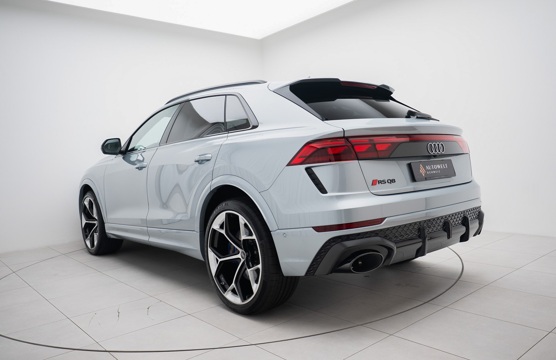 AUDI RSQ8 performance quattro-showroom-element-2