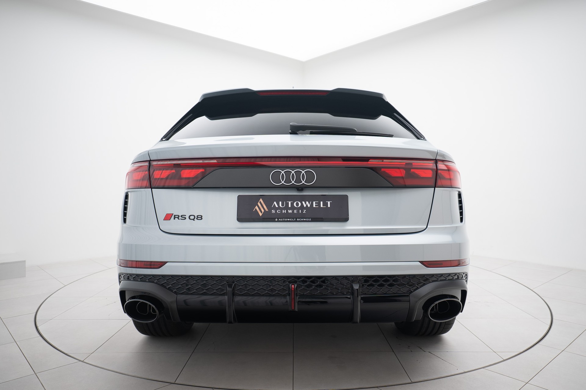 AUDI RSQ8 performance quattro-showroom-element-3