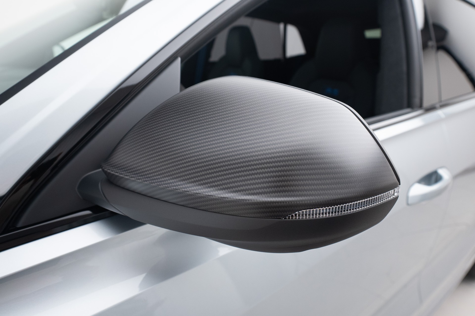 AUDI RSQ8 performance quattro-image-23