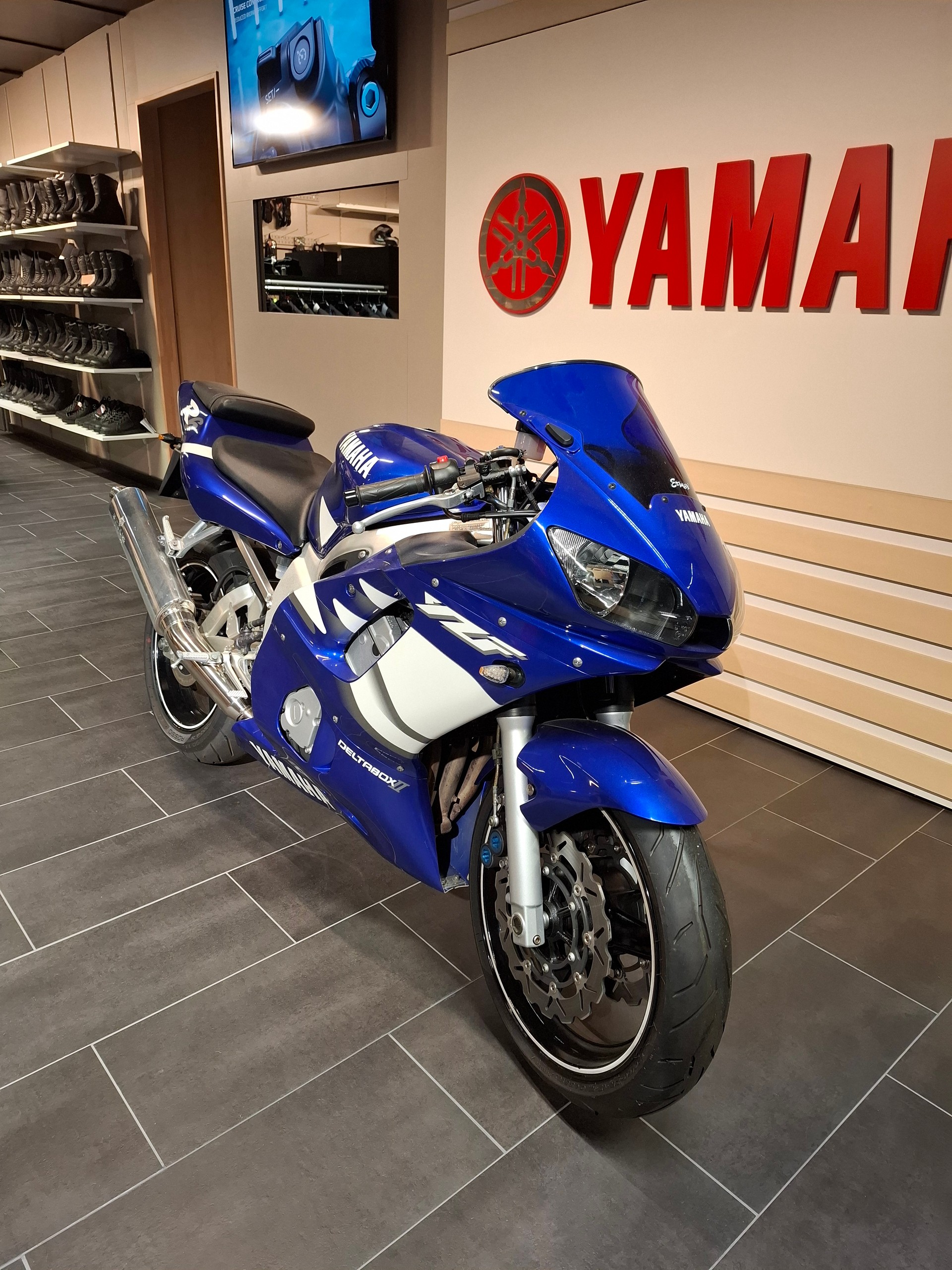 YAMAHA YZF-R6-image-3
