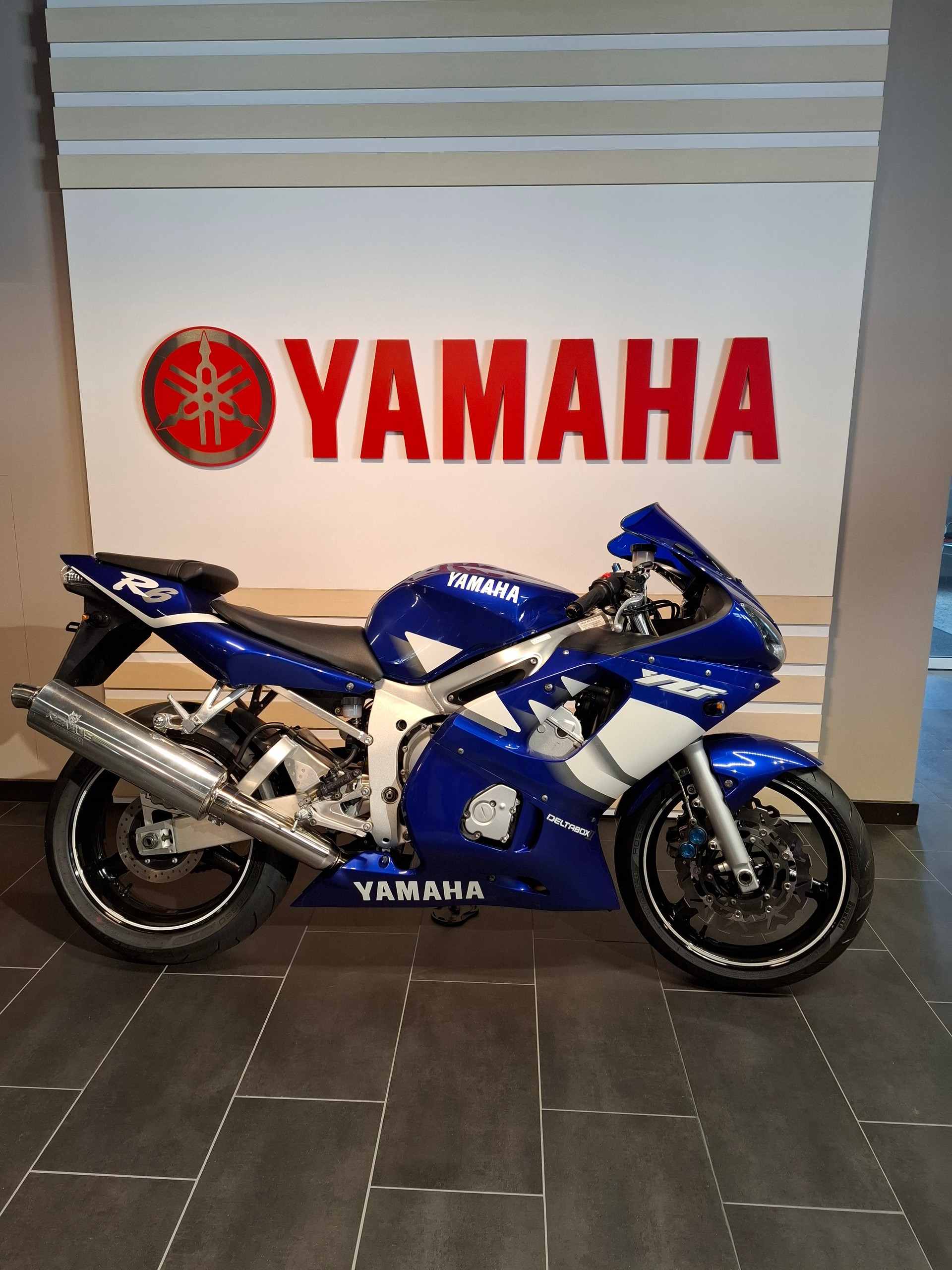 YAMAHA YZF-R6-image-11