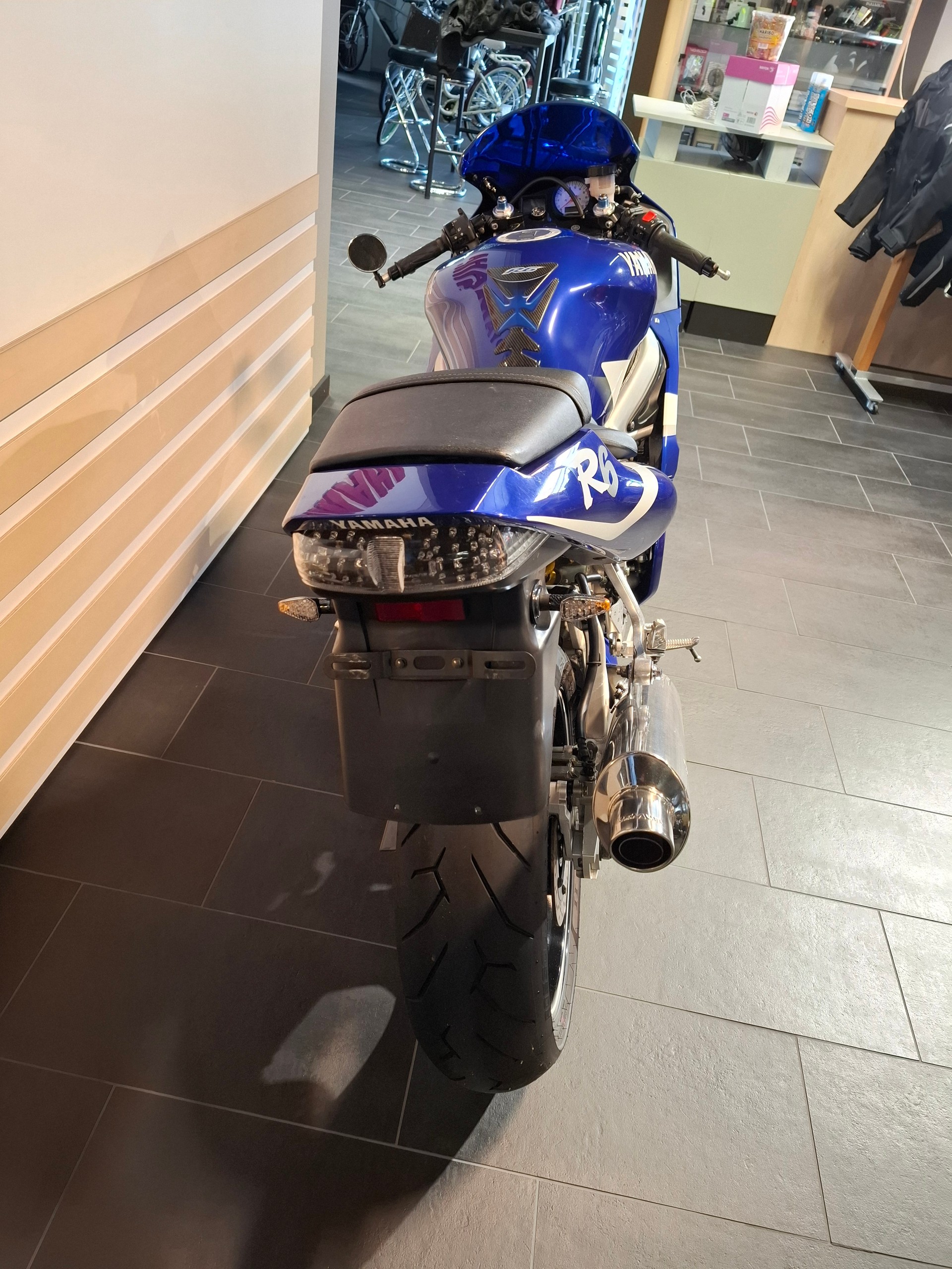 YAMAHA YZF-R6-image-7