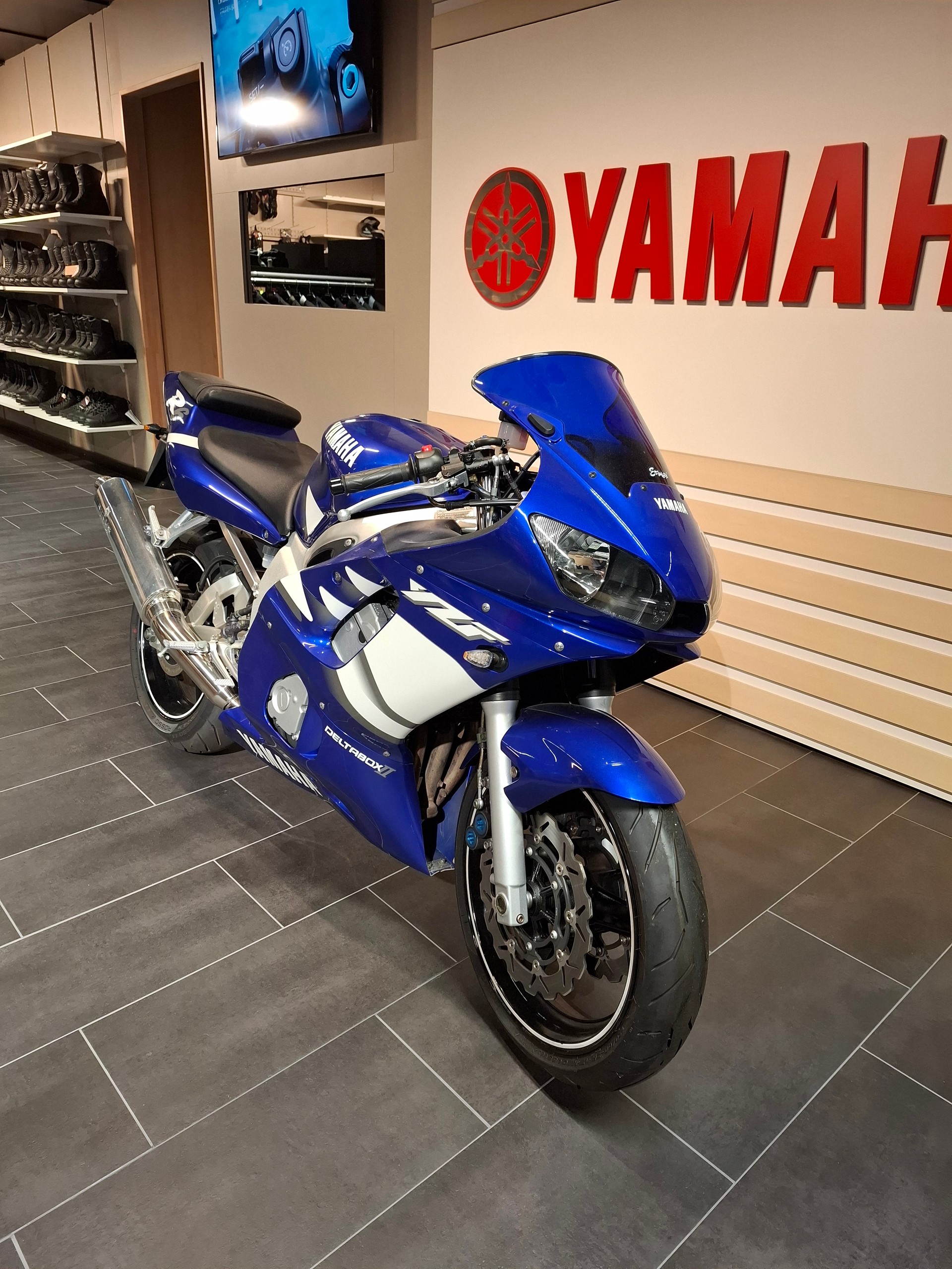 YAMAHA YZF-R6-image-2