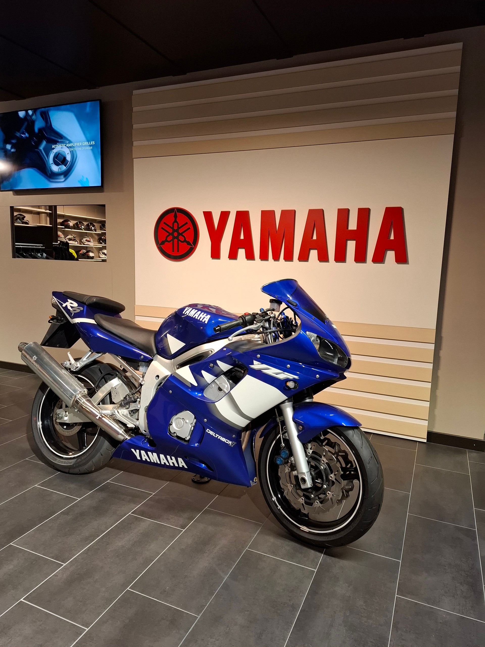 YAMAHA YZF-R6-image-0
