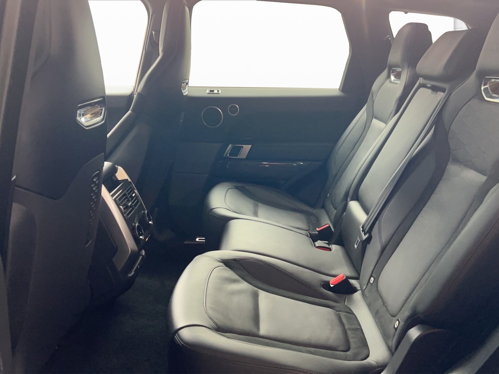 LAND ROVER Range Rover Sport 5.0 V8 S/C SVR Automatic-image-5