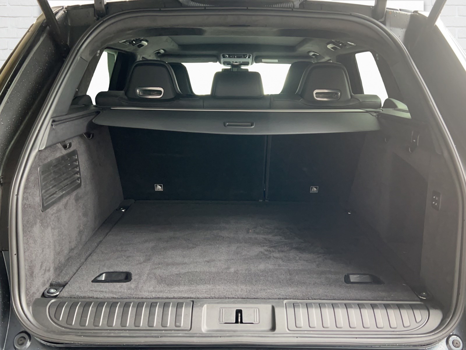 LAND ROVER Range Rover Sport 5.0 V8 S/C SVR Automatic-image-7