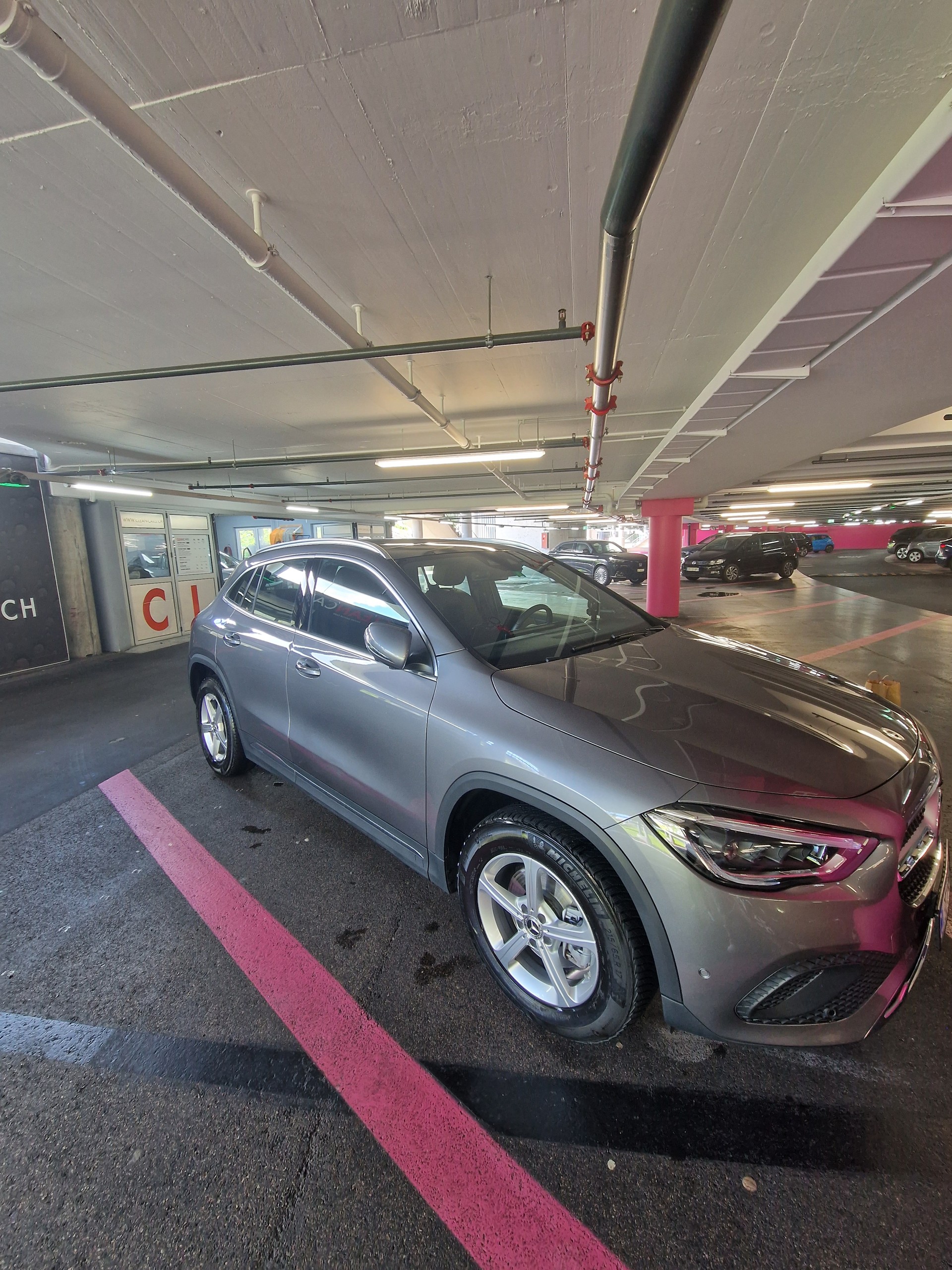 MERCEDES-BENZ GLA 200 4Matic Progressive 8G-DCT-image-2