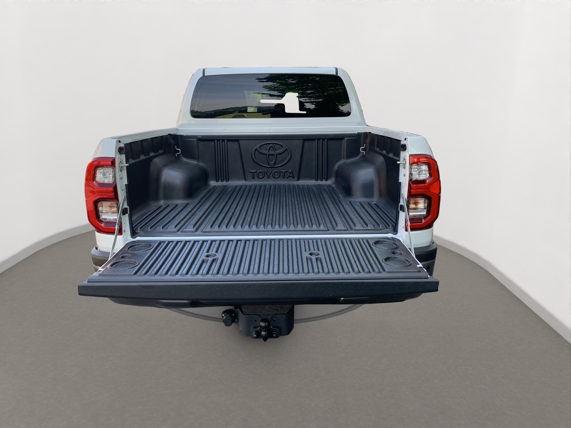 TOYOTA Hilux 2.8D-4D Invincible Double Cab 4x4 A-image-5