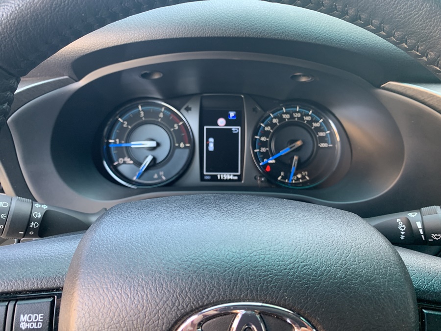 TOYOTA Hilux 2.8D-4D Invincible Double Cab 4x4 A-image-10
