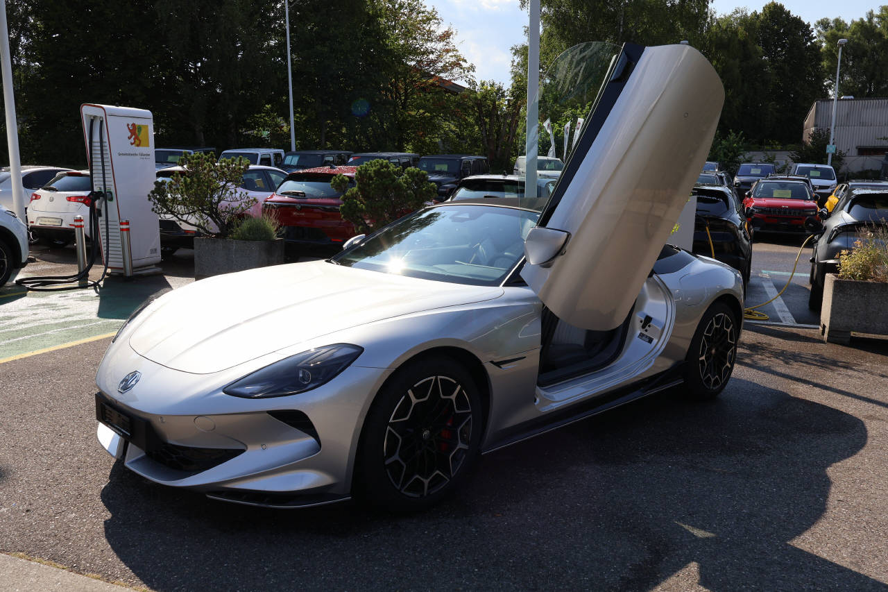 MG Cyberster 77kWh-image-7