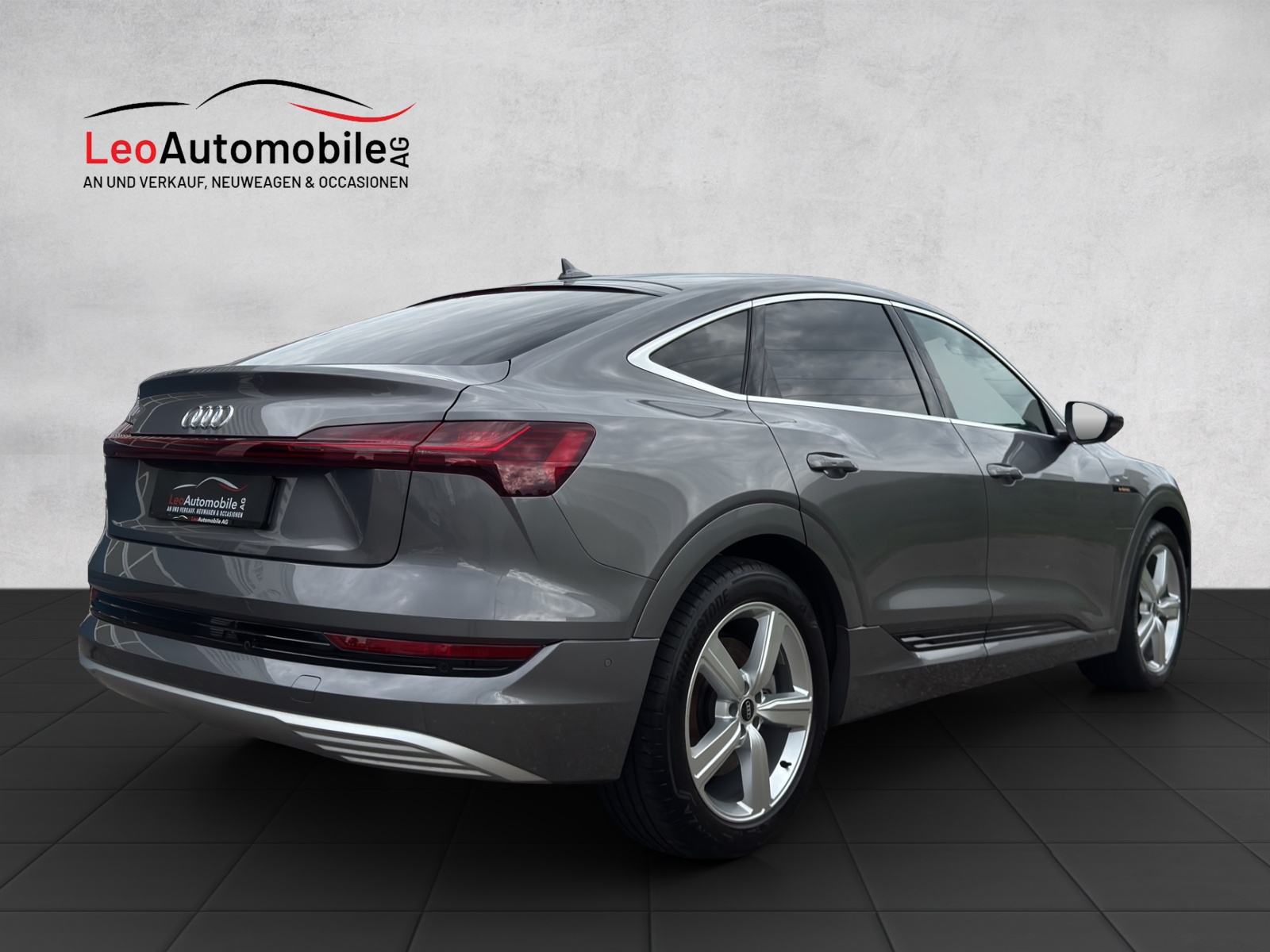 AUDI e-tron 50 Sportback Advanced quattro-image-4