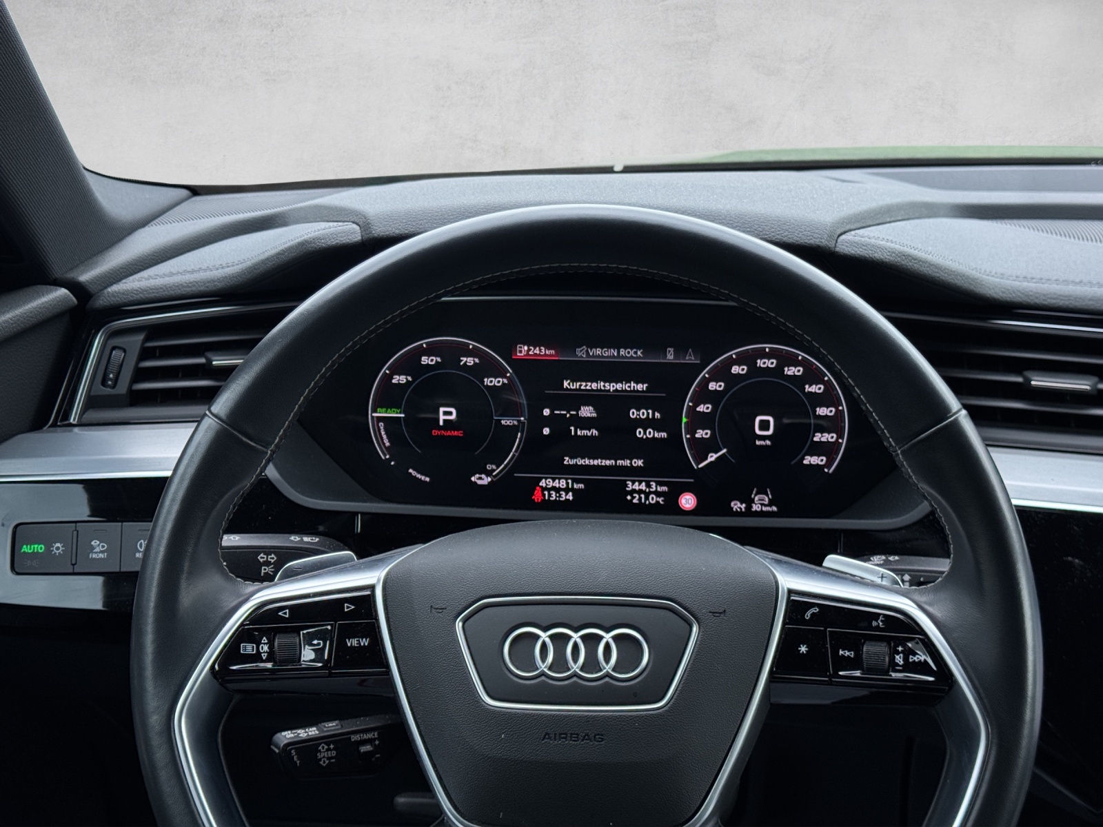 AUDI e-tron 50 Sportback Advanced quattro-image-10