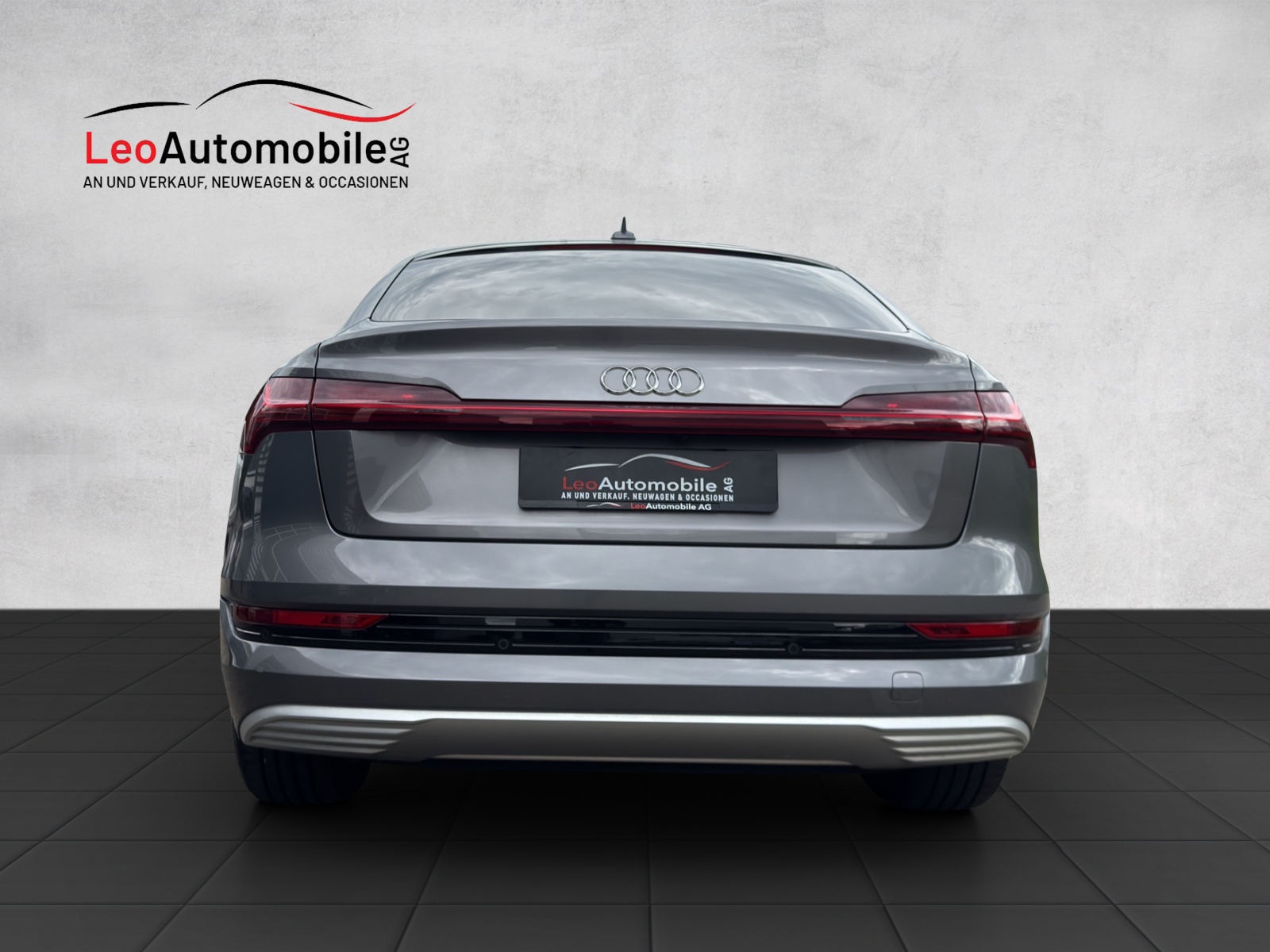 AUDI e-tron 50 Sportback Advanced quattro-showroom-element-3