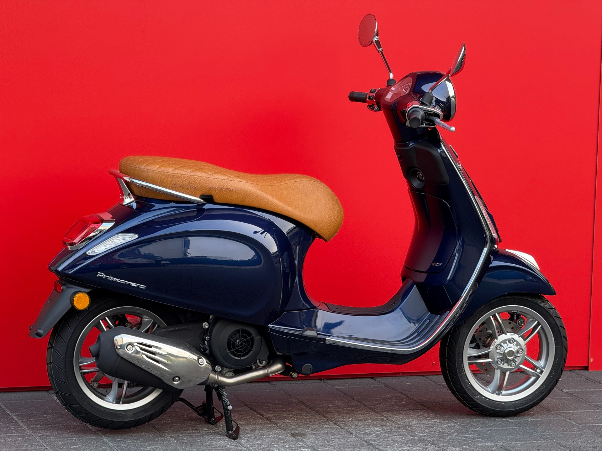 PIAGGIO Vespa 125 Primavera ABS Celebrate 40th-image-5