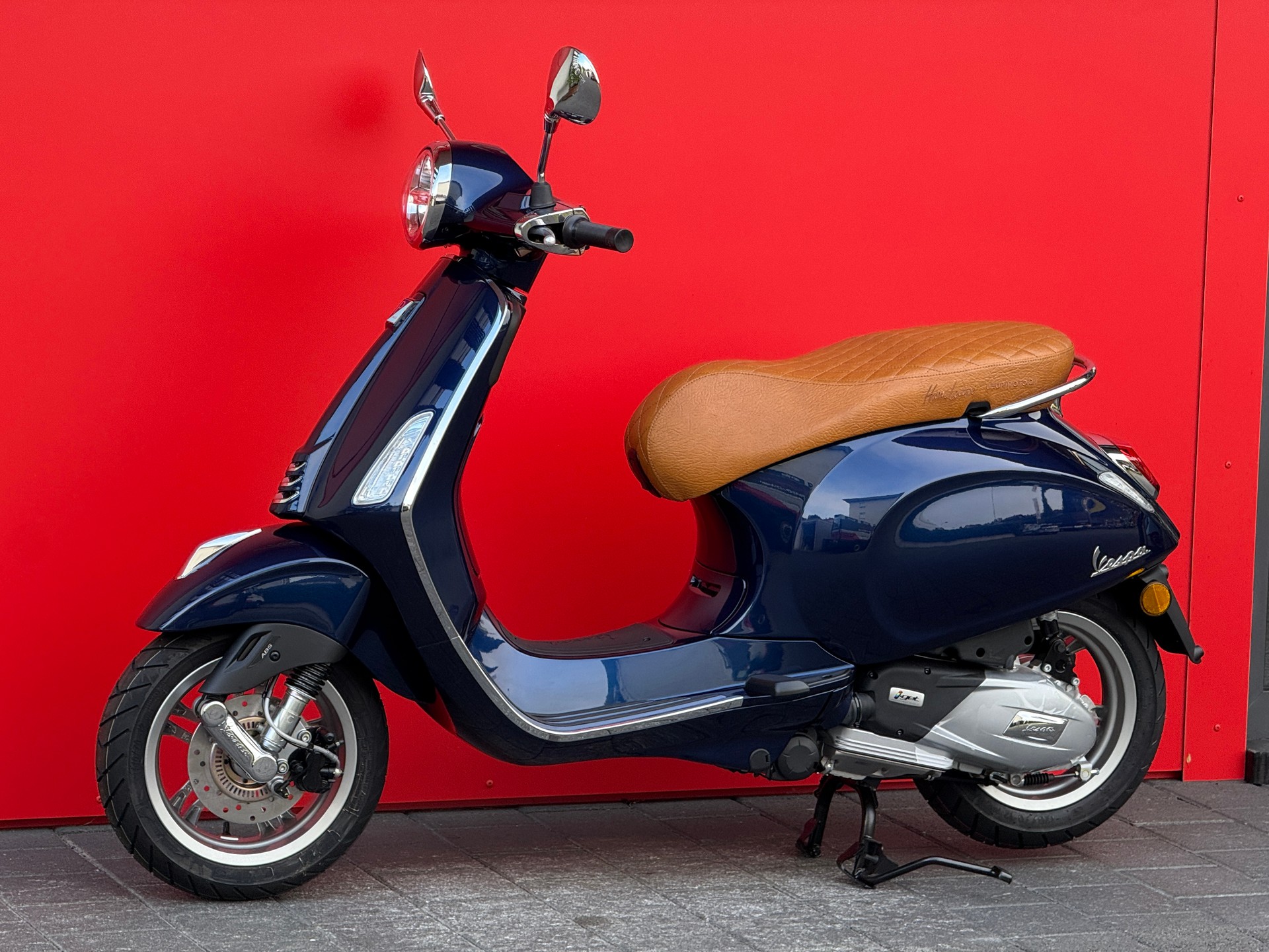 PIAGGIO Vespa 125 Primavera ABS Celebrate 40th-image-8