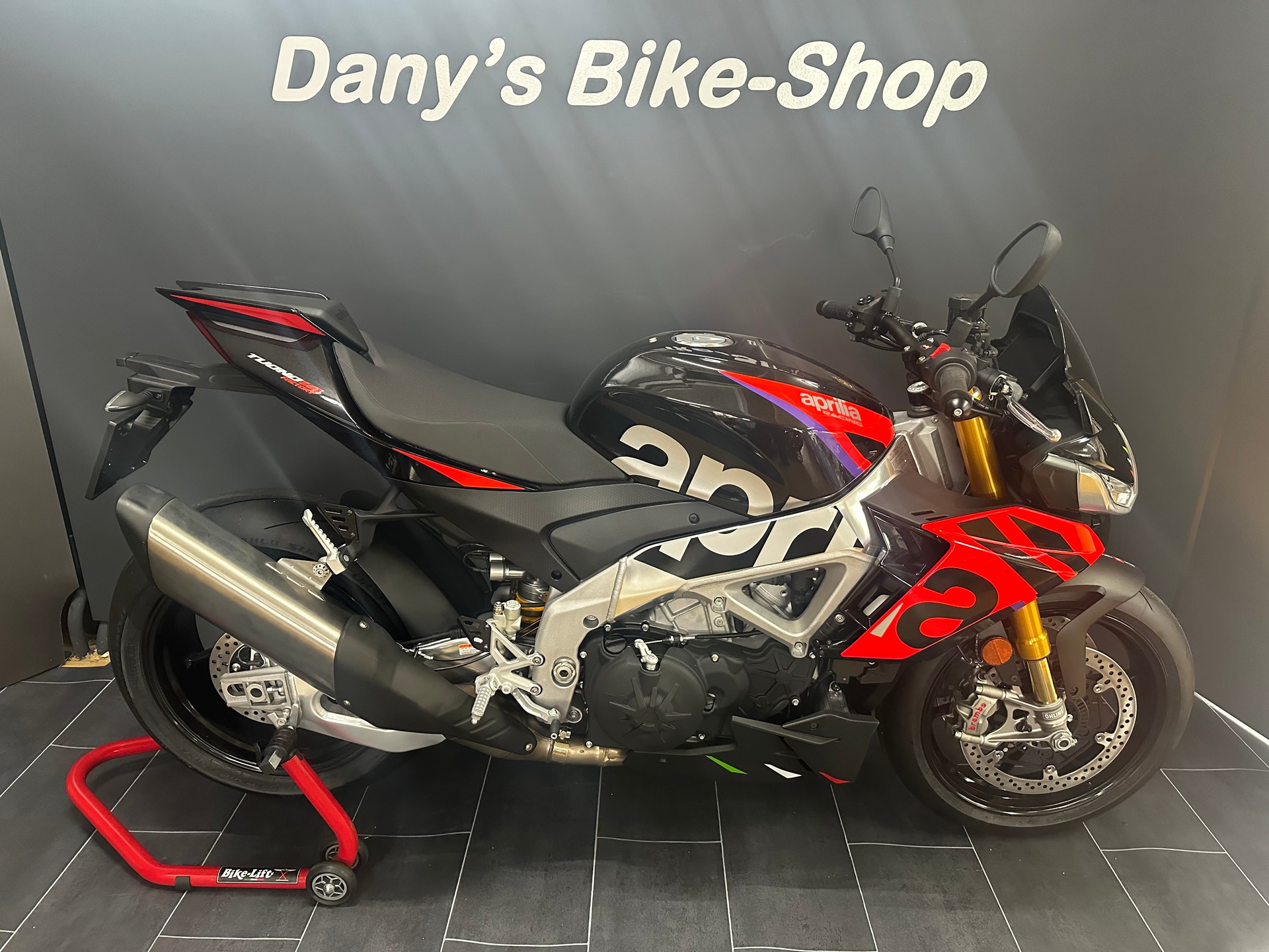 APRILIA Tuono V4 1100 Factory-image-1