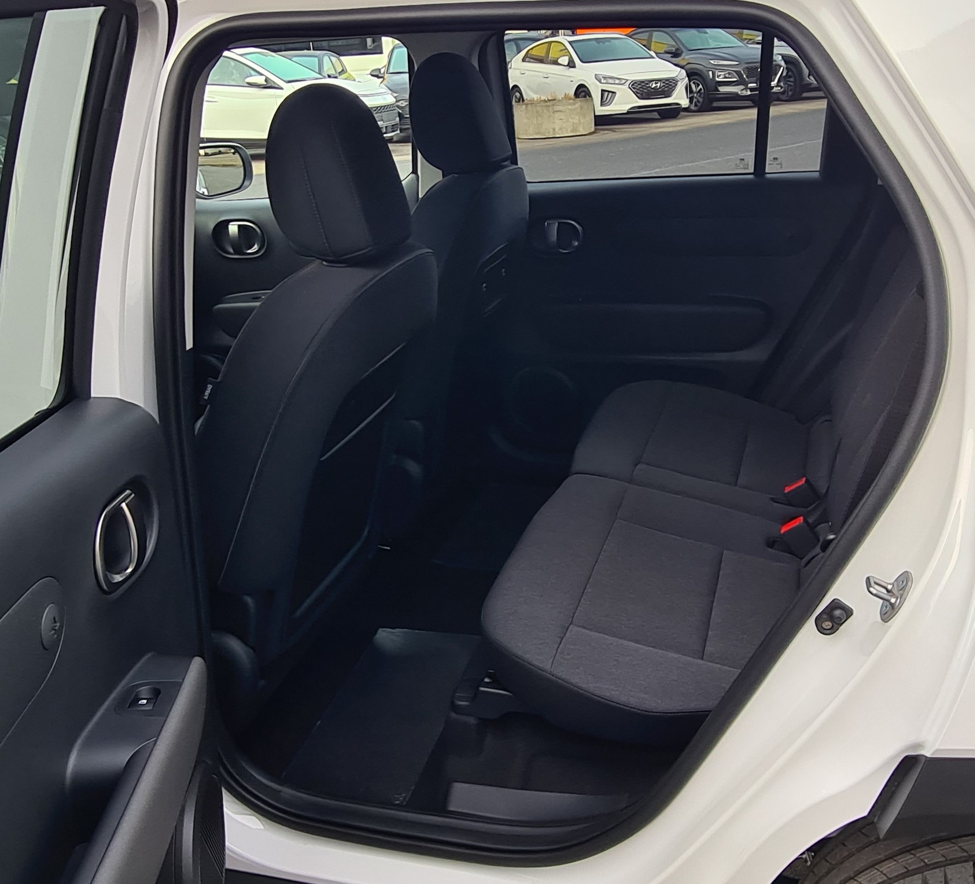 HYUNDAI Inster 49kWh Vertex-image-10