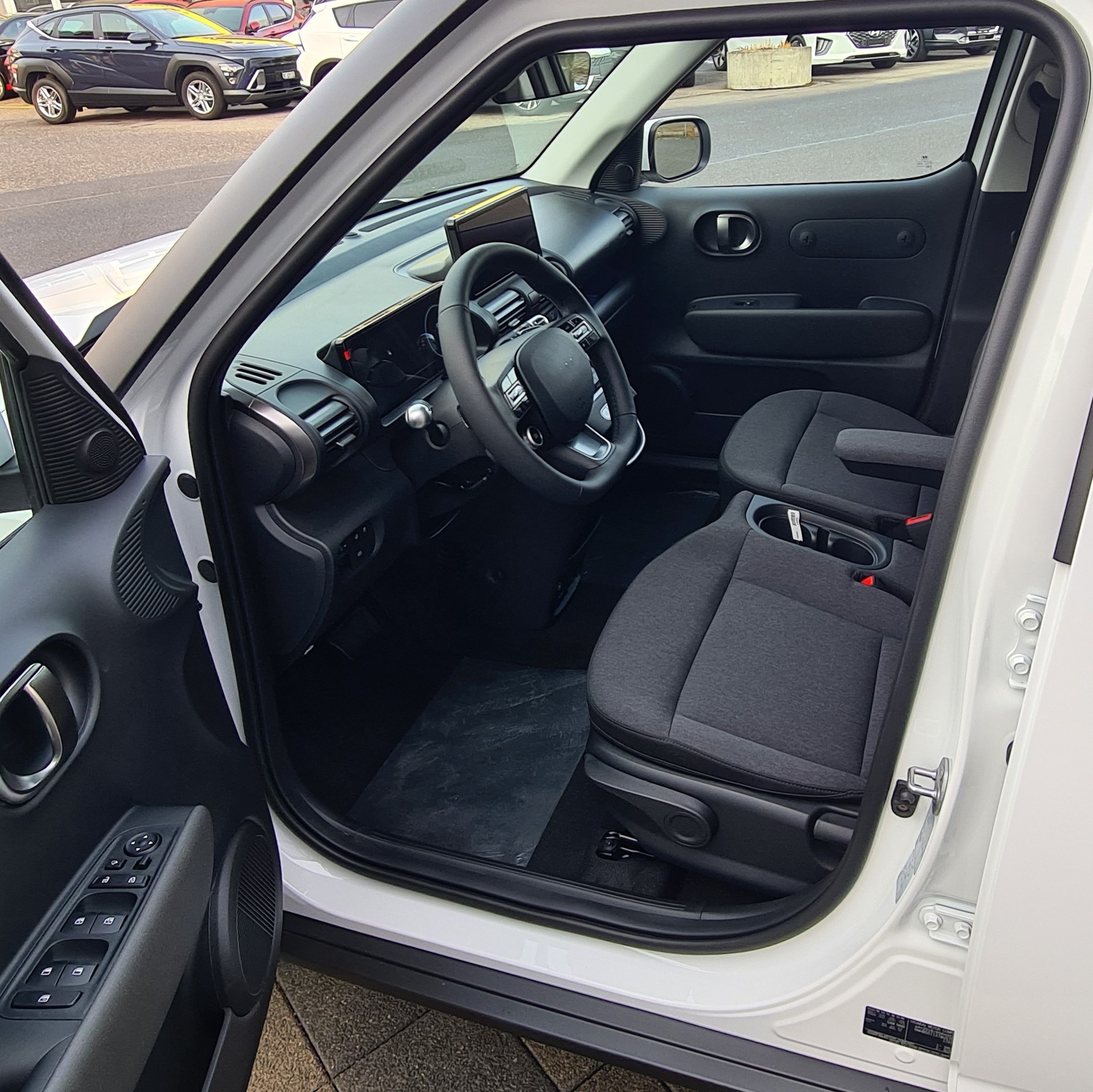 HYUNDAI Inster 49kWh Vertex-image-9