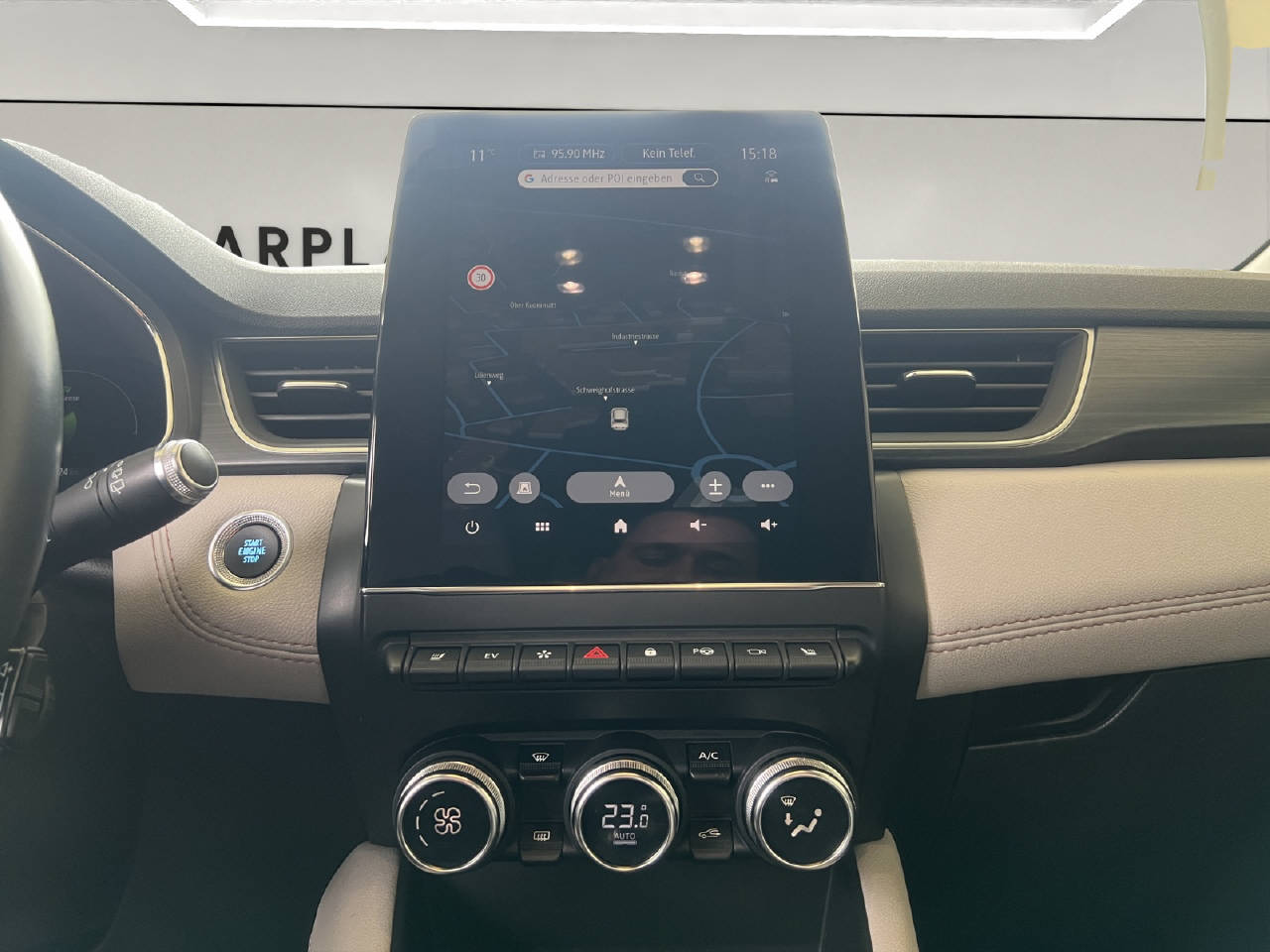 RENAULT Captur 1.6 E-Tech Plug-in Initiale-image-15