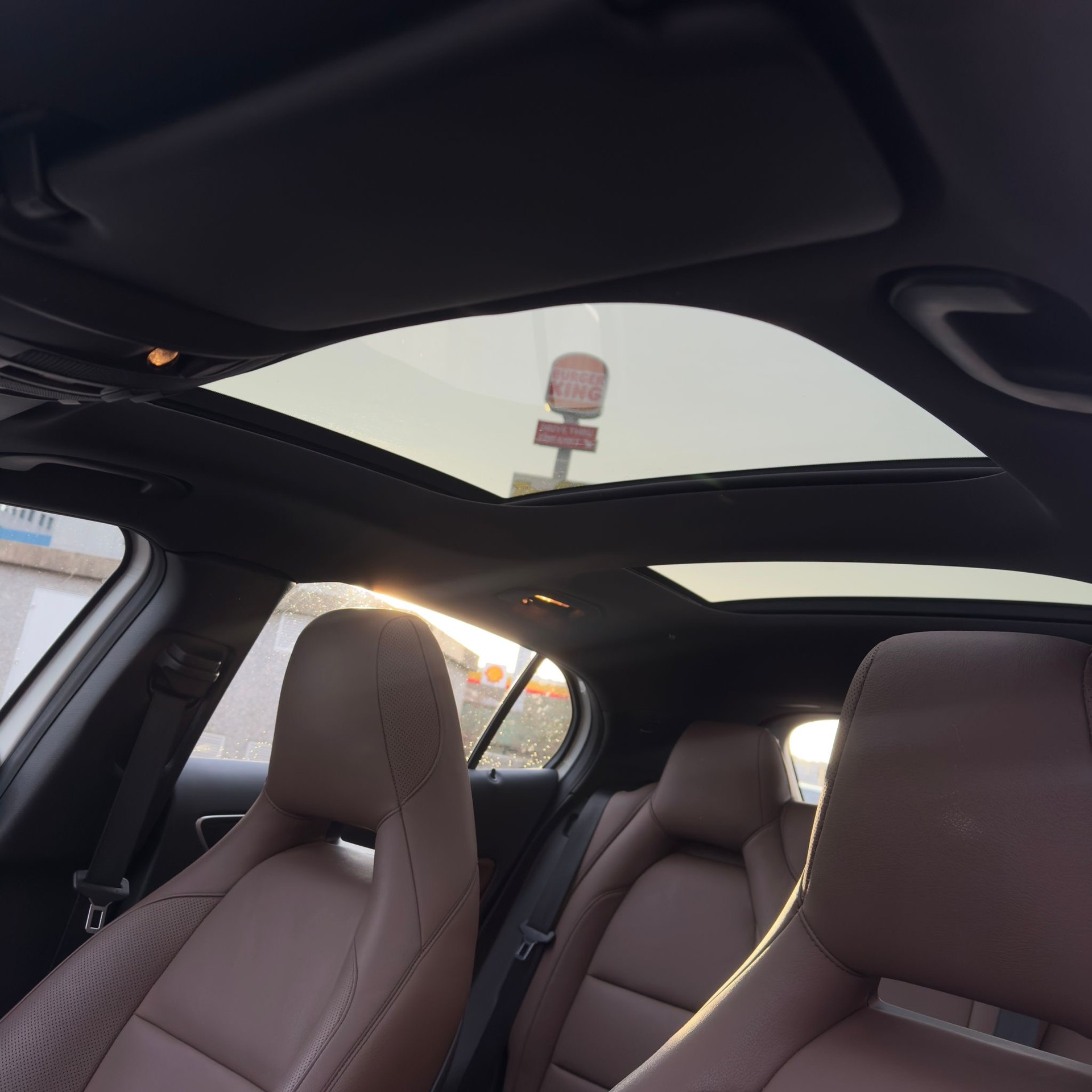 MERCEDES-BENZ GLA 250 Urban 4Matic 7G-DCT-image-9