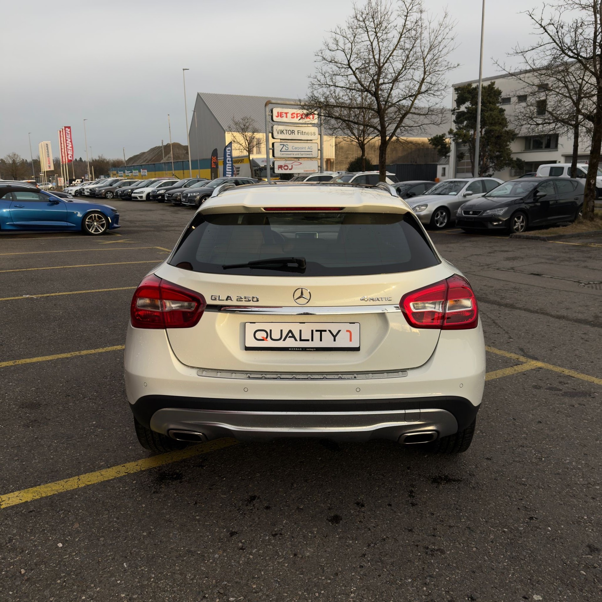 MERCEDES-BENZ GLA 250 Urban 4Matic 7G-DCT-image-3