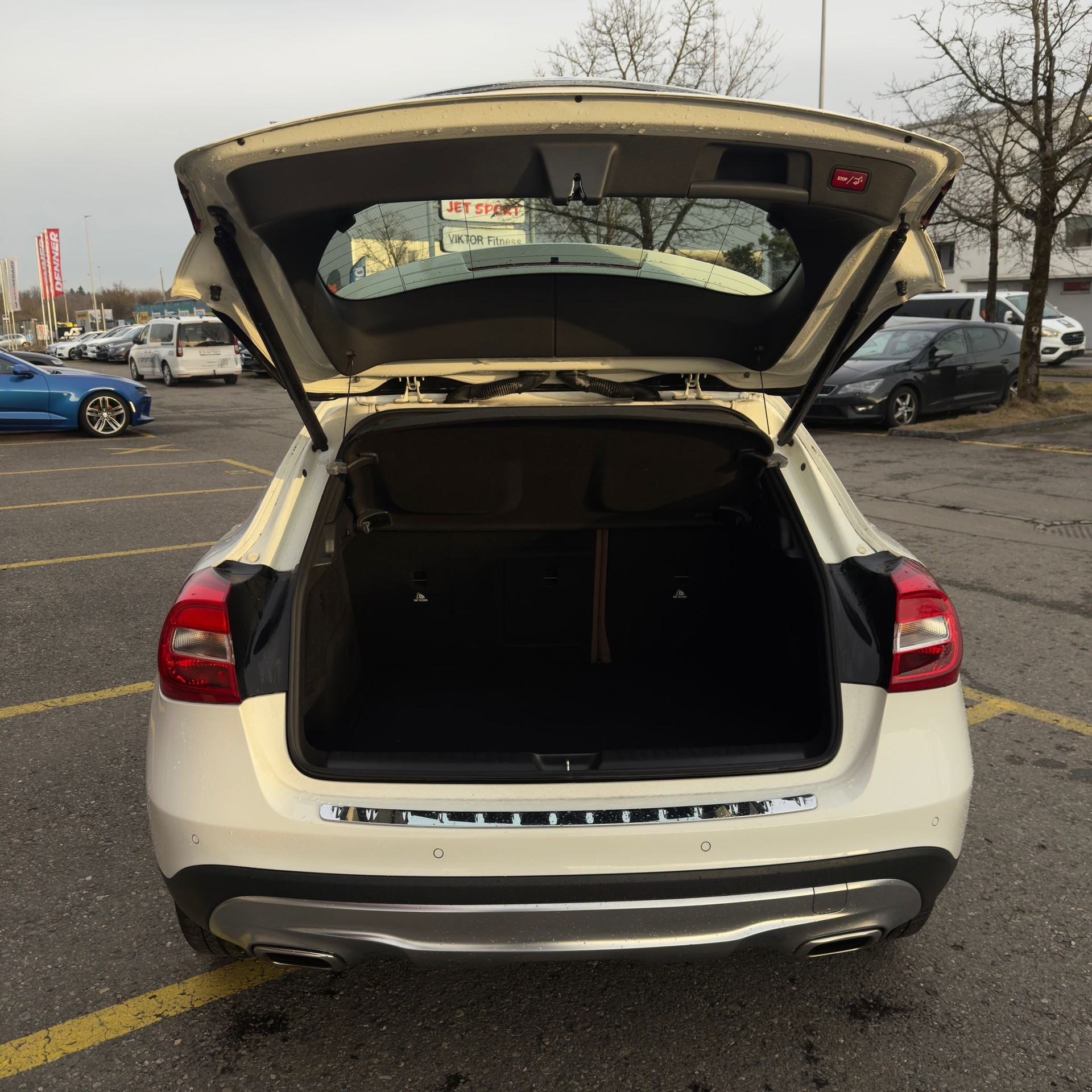 MERCEDES-BENZ GLA 250 Urban 4Matic 7G-DCT-image-6