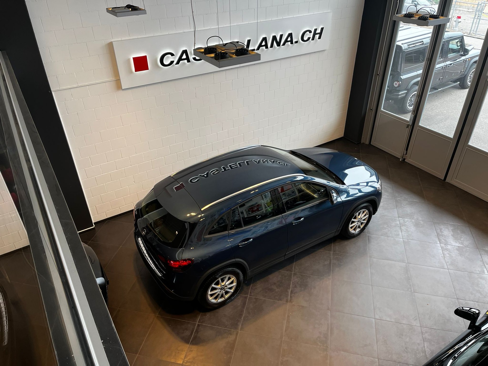 MERCEDES-BENZ GLA 180 7G-DCT-image-9