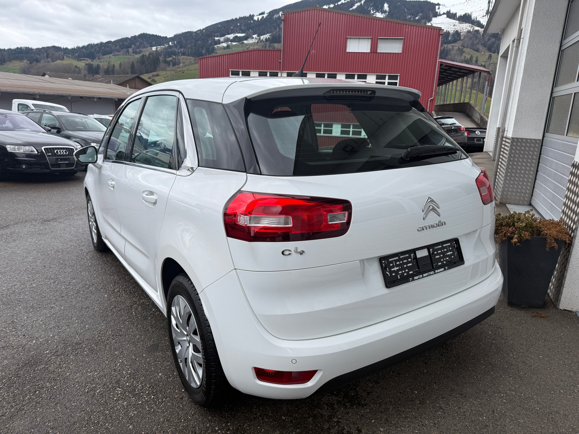 CITROEN C4 Picasso 1.2 Pure Tech Séduction-image-2