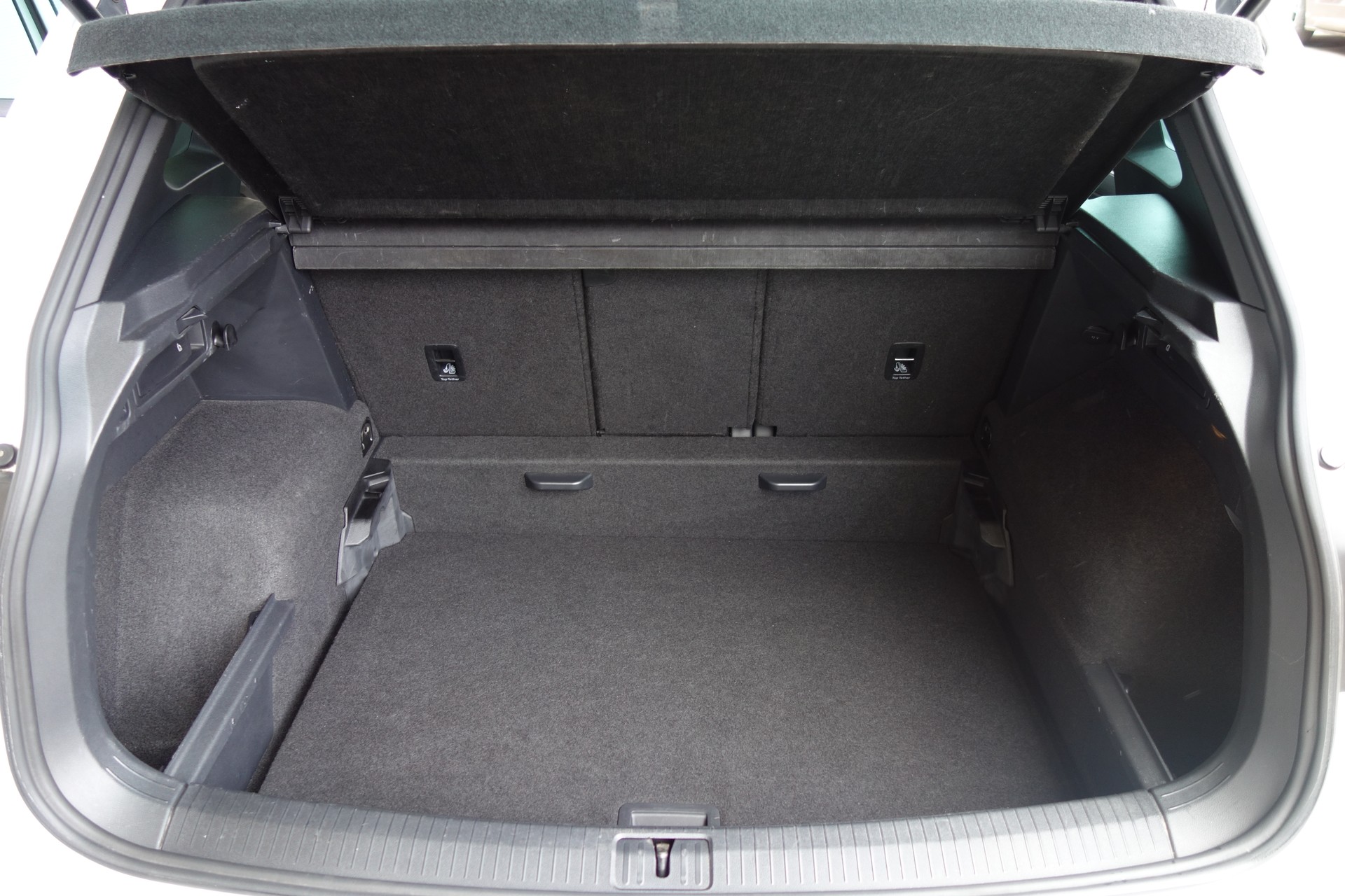 VW Tiguan 2.0 TDI SCR R-Line 4Motion DSG-image-13
