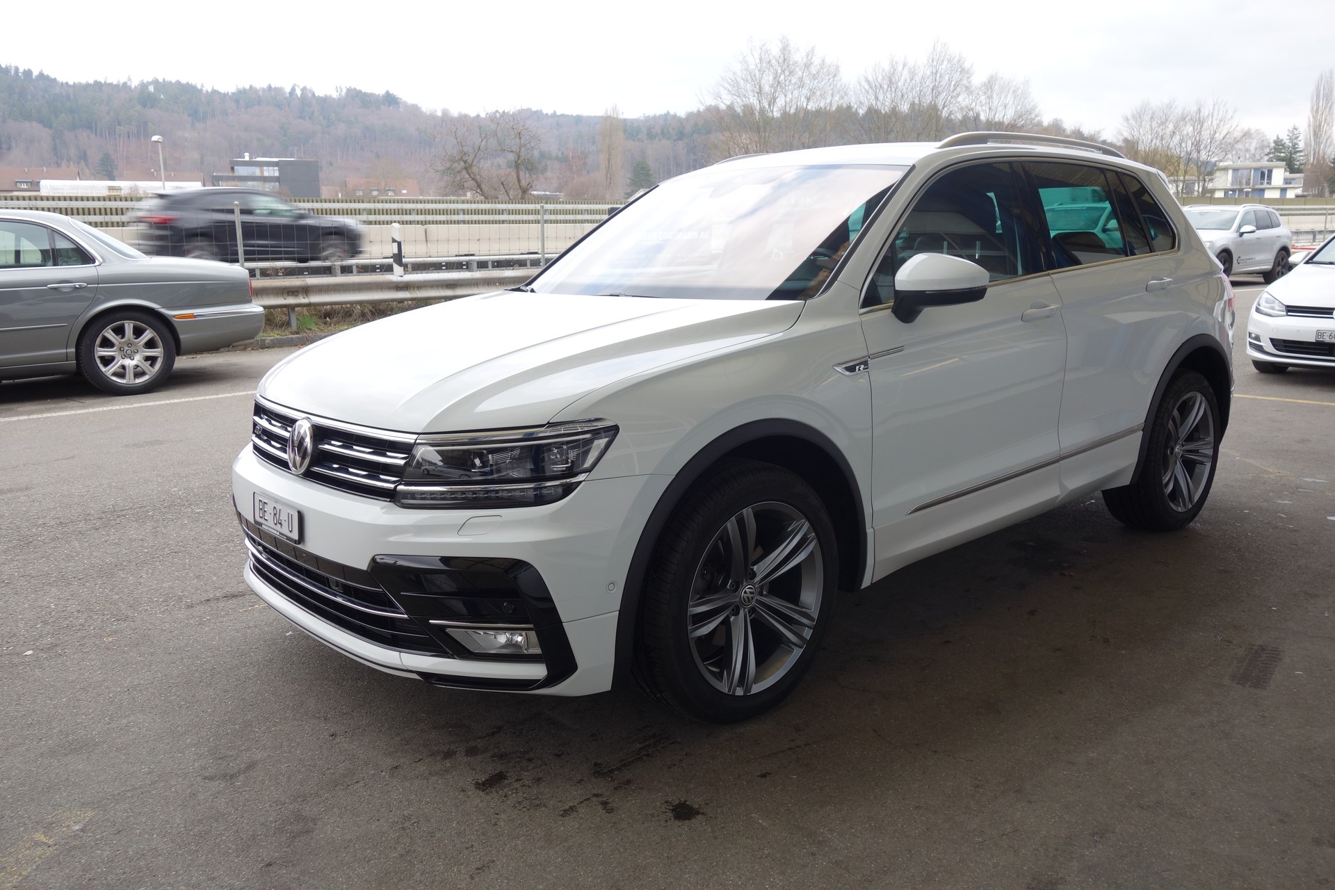VW Tiguan 2.0 TDI SCR R-Line 4Motion DSG-image-6