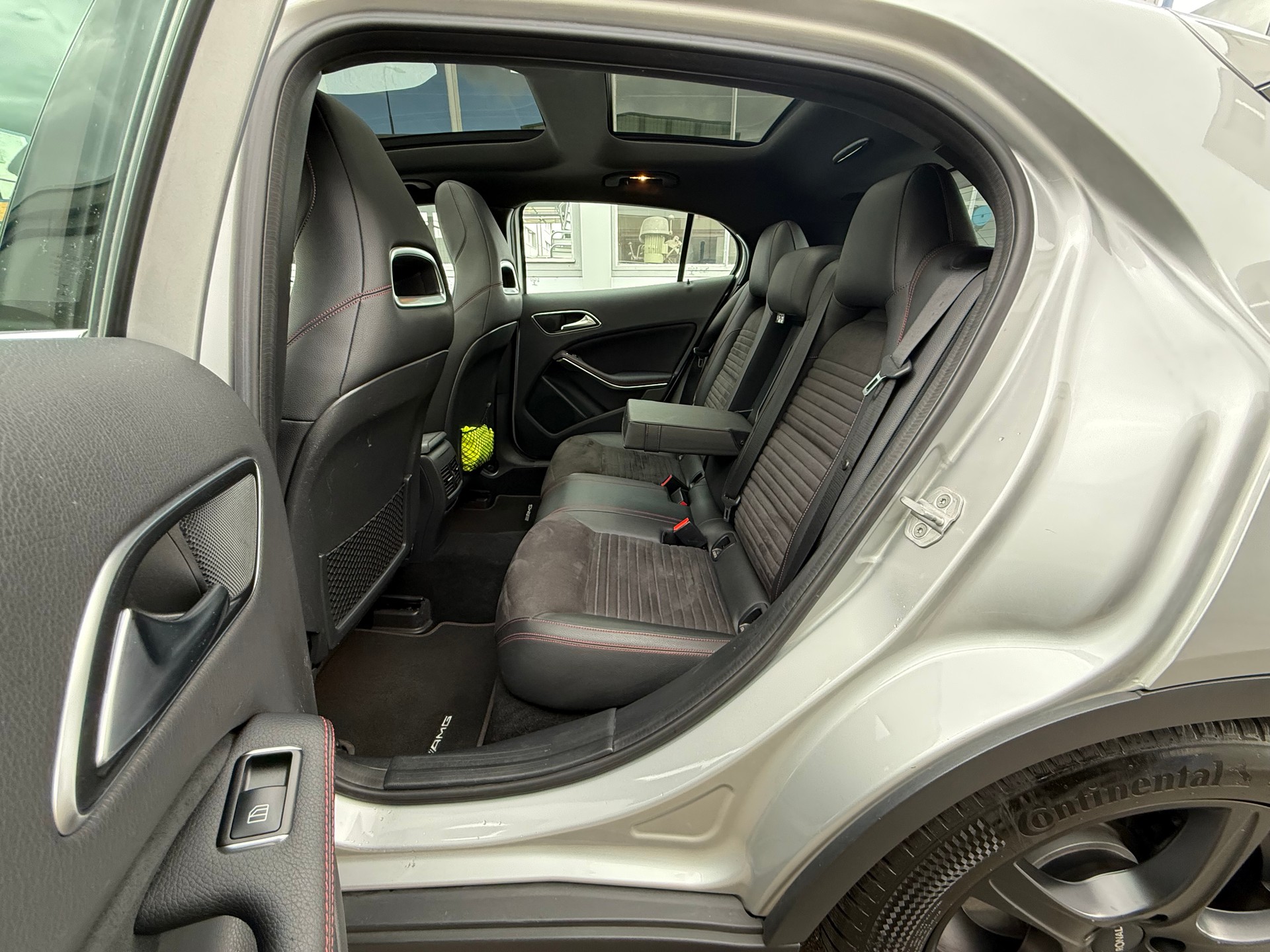 MERCEDES-BENZ GLA 250 AMG Line 4Matic 7G-DCT *CH Fahrzeug Frisch ab MFK *Panoramaglasdach *Sitzheizung *8 Fach bereift *Rückfahrkamera-image-12