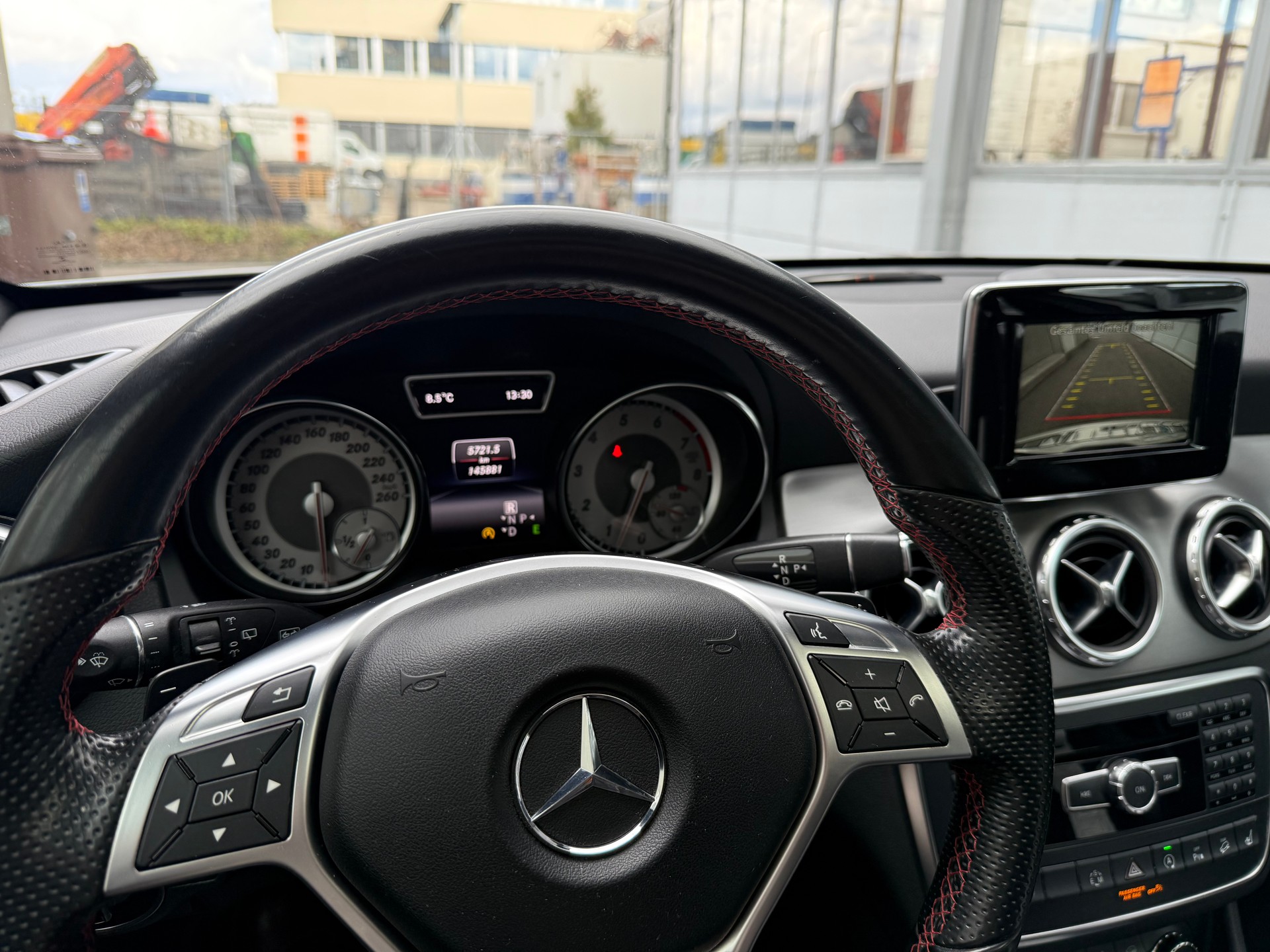 MERCEDES-BENZ GLA 250 AMG Line 4Matic 7G-DCT *CH Fahrzeug Frisch ab MFK *Panoramaglasdach *Sitzheizung *8 Fach bereift *Rückfahrkamera-image-10