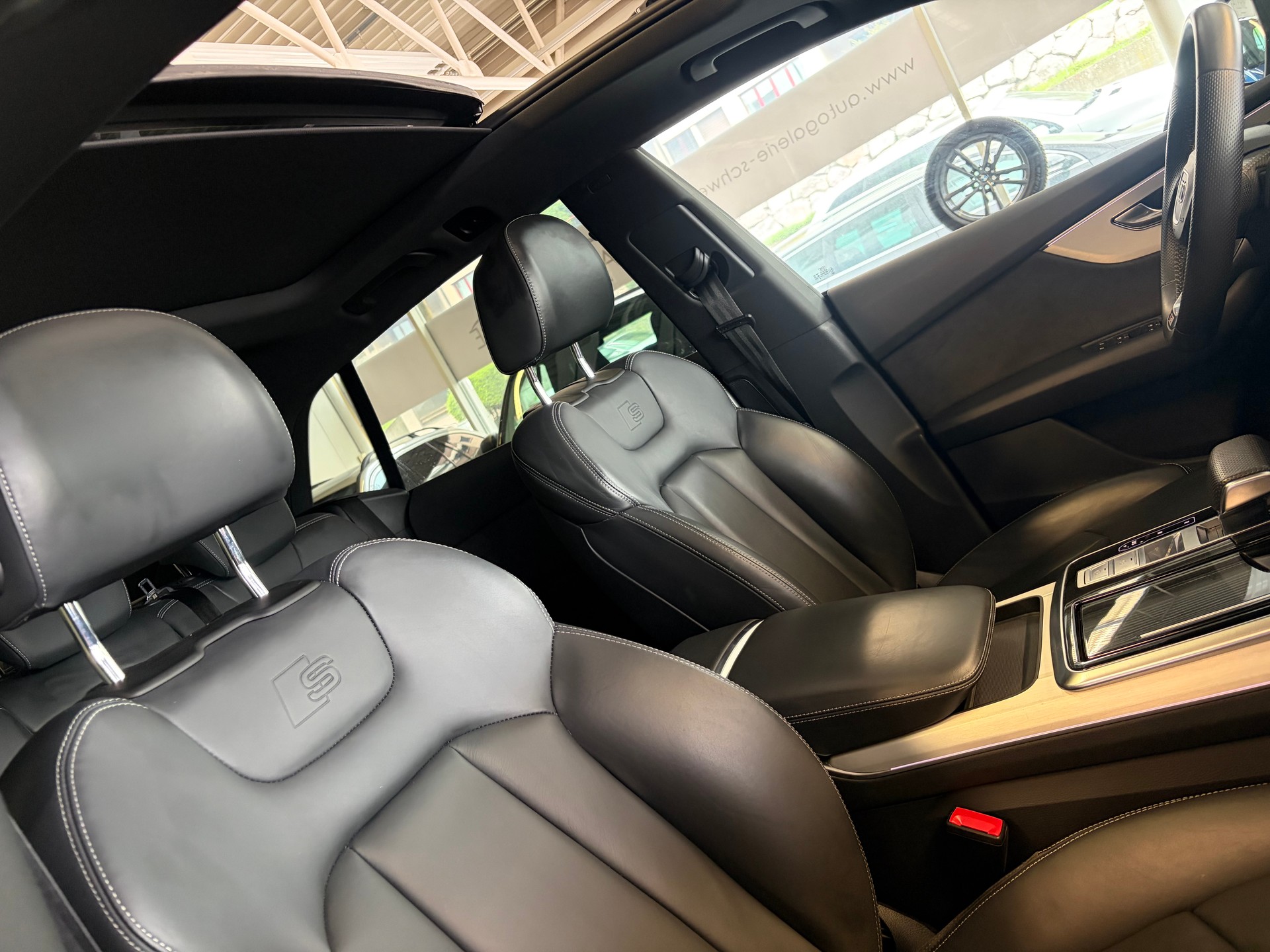 AUDI Q8 50 TDI quattro S-LINE | CH Fahrzeug | Black Paket | Pano | AHK | Luftfederung | B&O Sound | Head Up | Matrix |-image-29