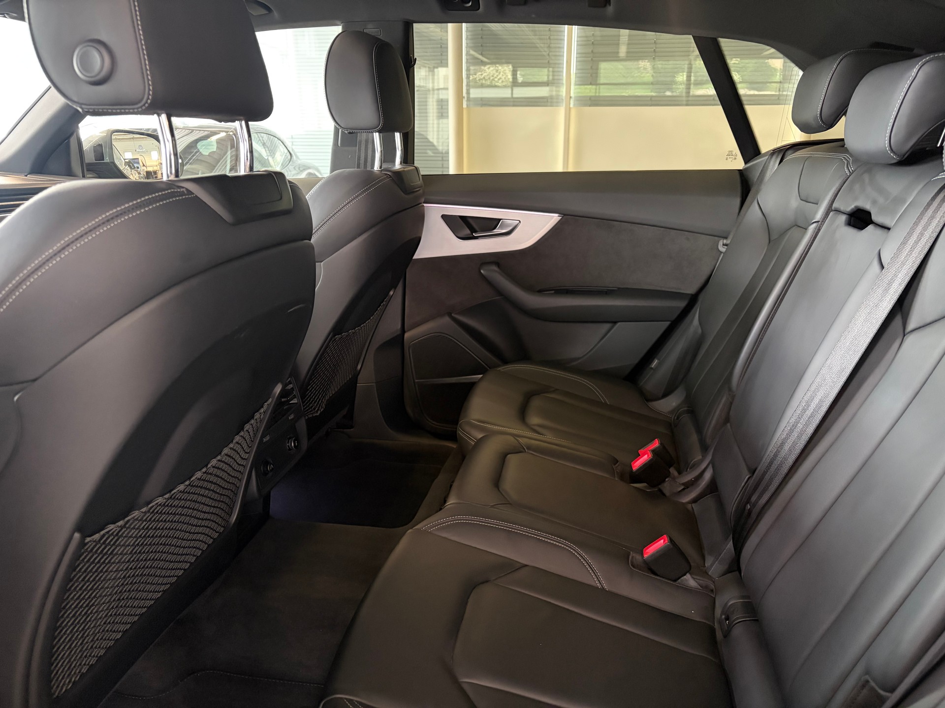 AUDI Q8 50 TDI quattro S-LINE | CH Fahrzeug | Black Paket | Pano | AHK | Luftfederung | B&O Sound | Head Up | Matrix |-image-21