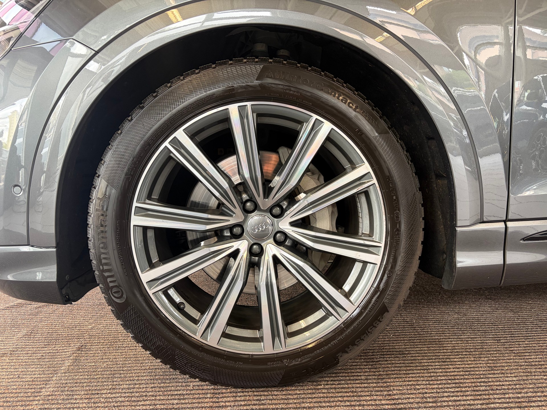 AUDI Q8 50 TDI quattro S-LINE | CH Fahrzeug | Black Paket | Pano | AHK | Luftfederung | B&O Sound | Head Up | Matrix |-image-9