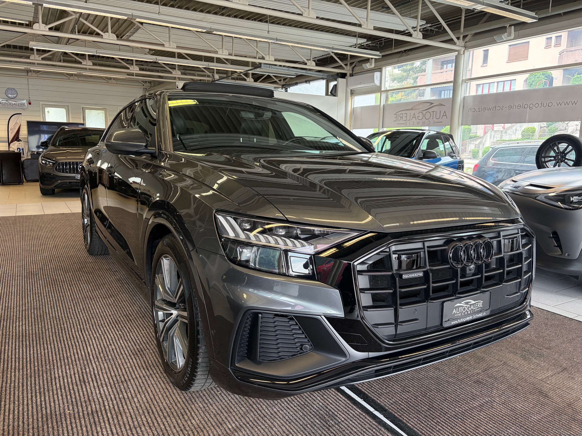 AUDI Q8 50 TDI quattro S-LINE | CH Fahrzeug | Black Paket | Pano | AHK | Luftfederung | B&O Sound | Head Up | Matrix |-image-30