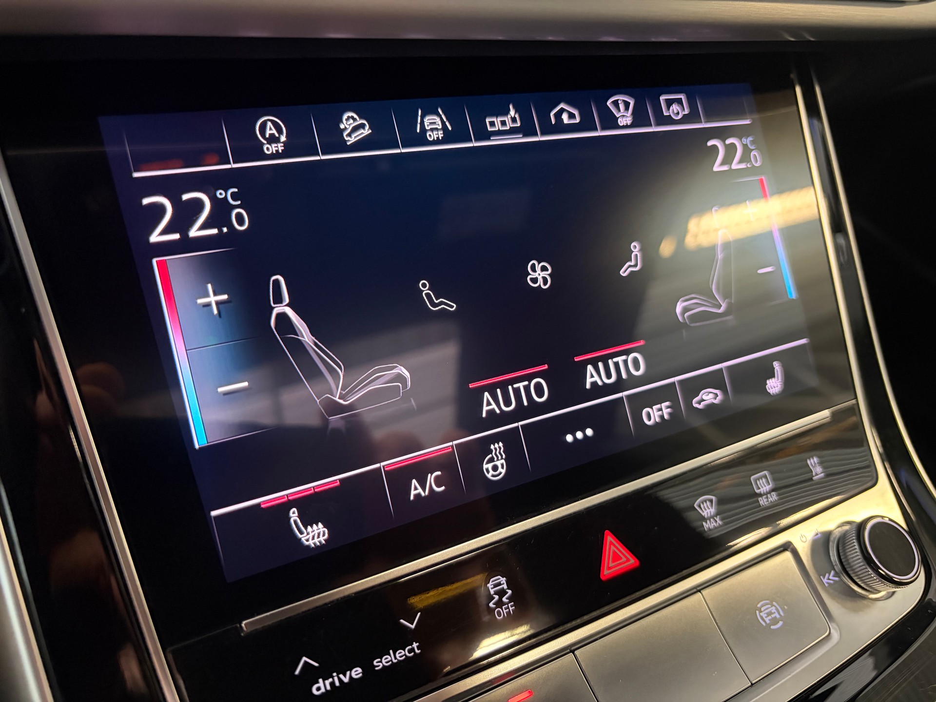 AUDI Q8 50 TDI quattro S-LINE | CH Fahrzeug | Black Paket | Pano | AHK | Luftfederung | B&O Sound | Head Up | Matrix |-image-16