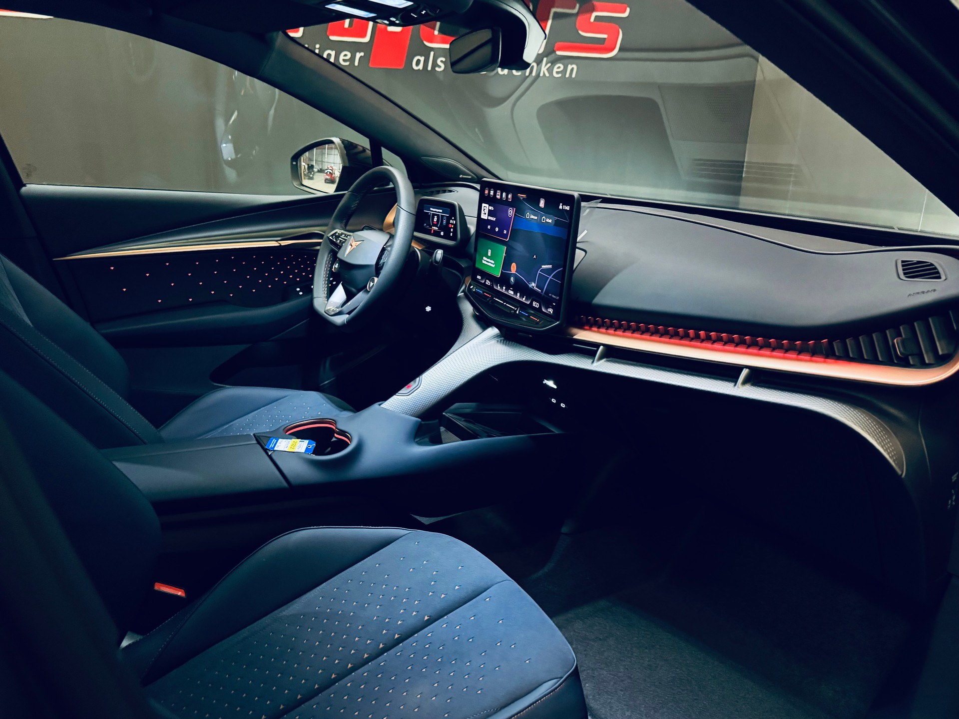 CUPRA Tavascan Type 9 77 kWh VZ Adrenaline-image-27