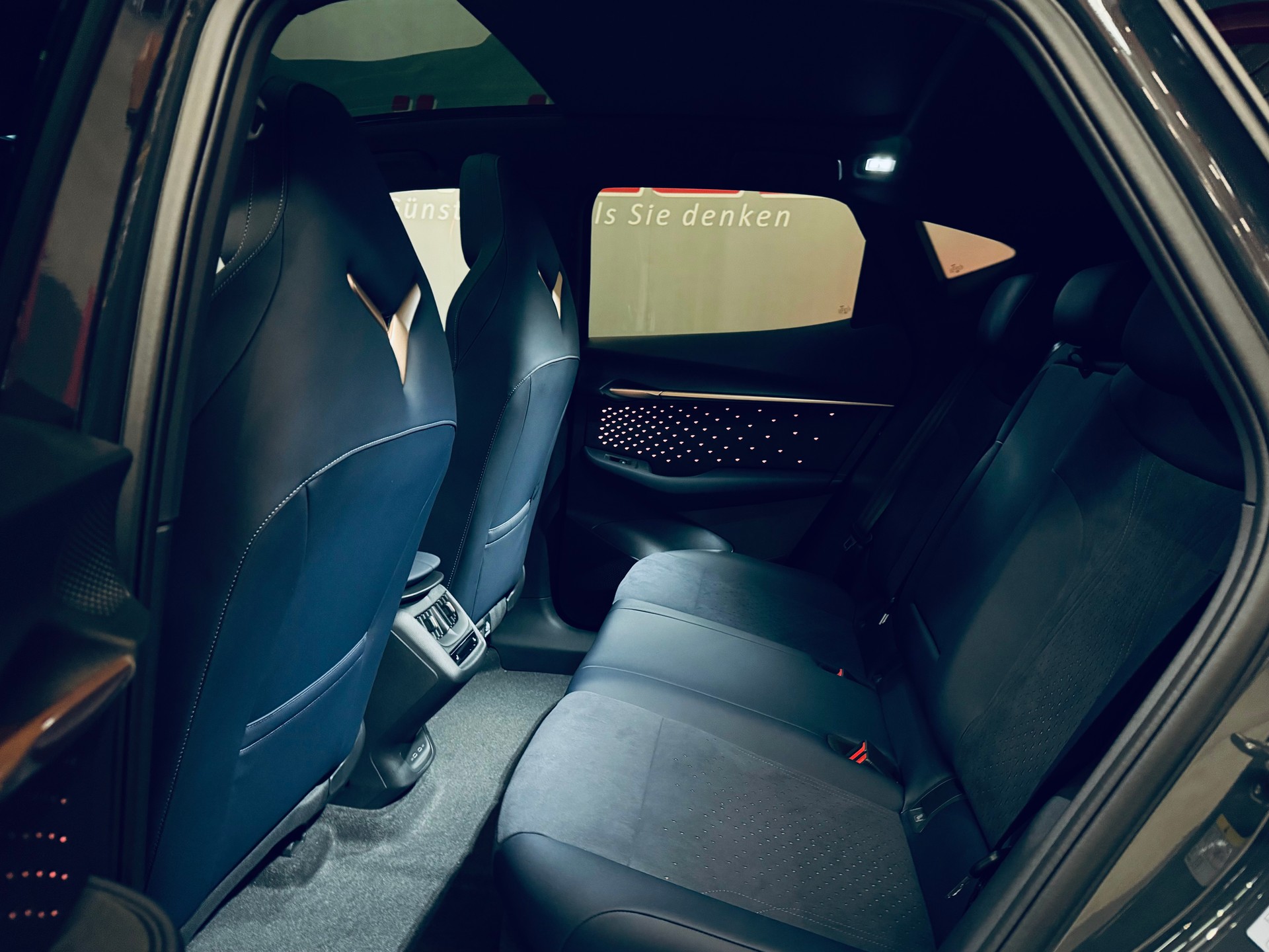 CUPRA Tavascan Type 9 77 kWh VZ Adrenaline-image-20