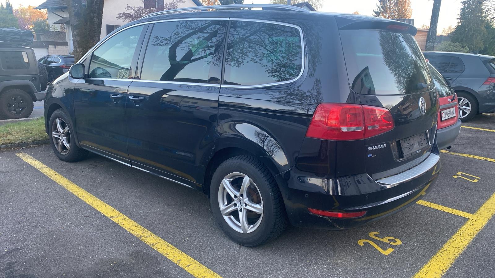 VW Sharan 2.0 TDI BlueMotion Technology Highline DSG-image-4