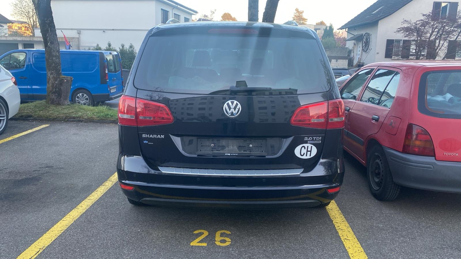 VW Sharan 2.0 TDI BlueMotion Technology Highline DSG-image-2
