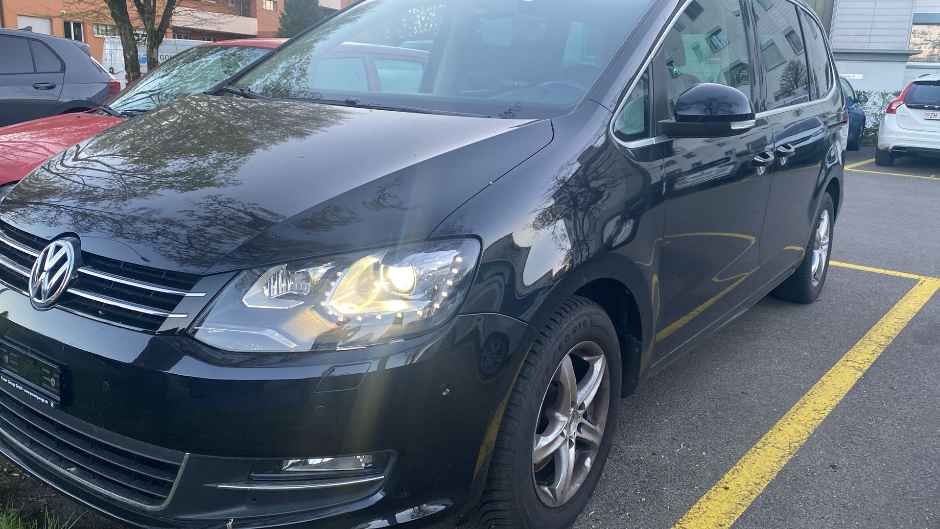VW Sharan 2.0 TDI BlueMotion Technology Highline DSG-image-1