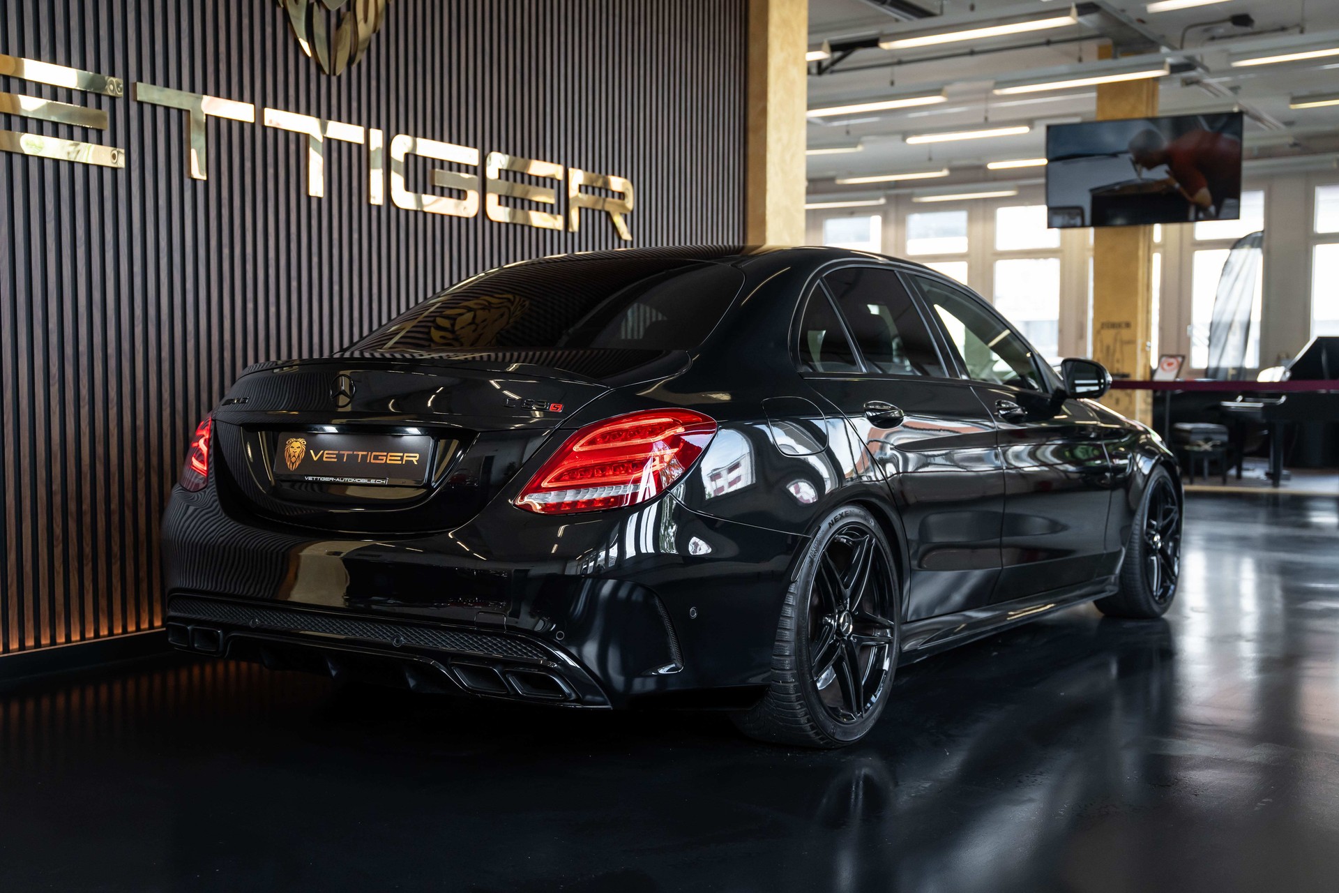 MERCEDES-BENZ C 63 AMG Speedshift-image-6