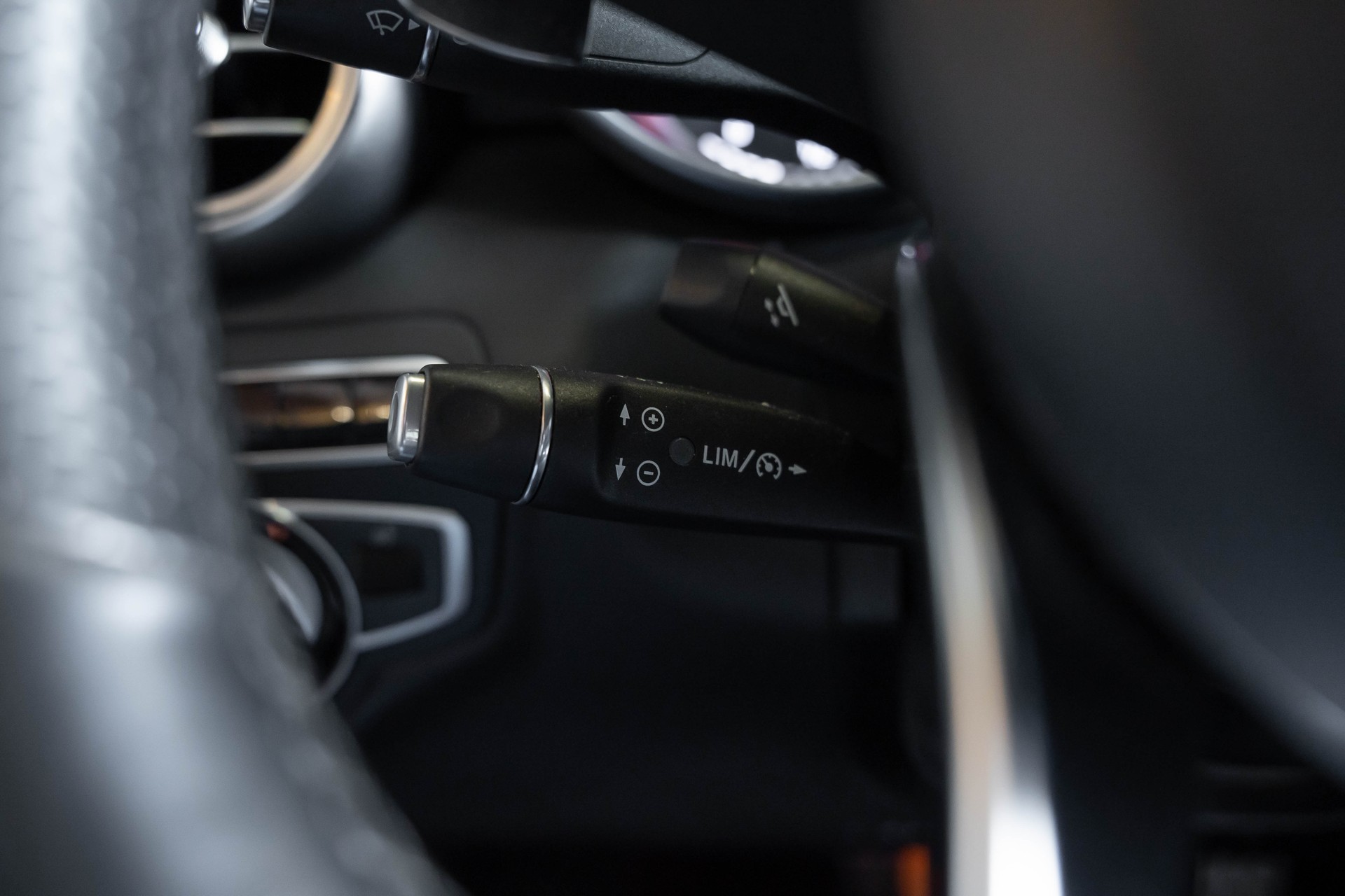 MERCEDES-BENZ C 63 AMG Speedshift-image-30