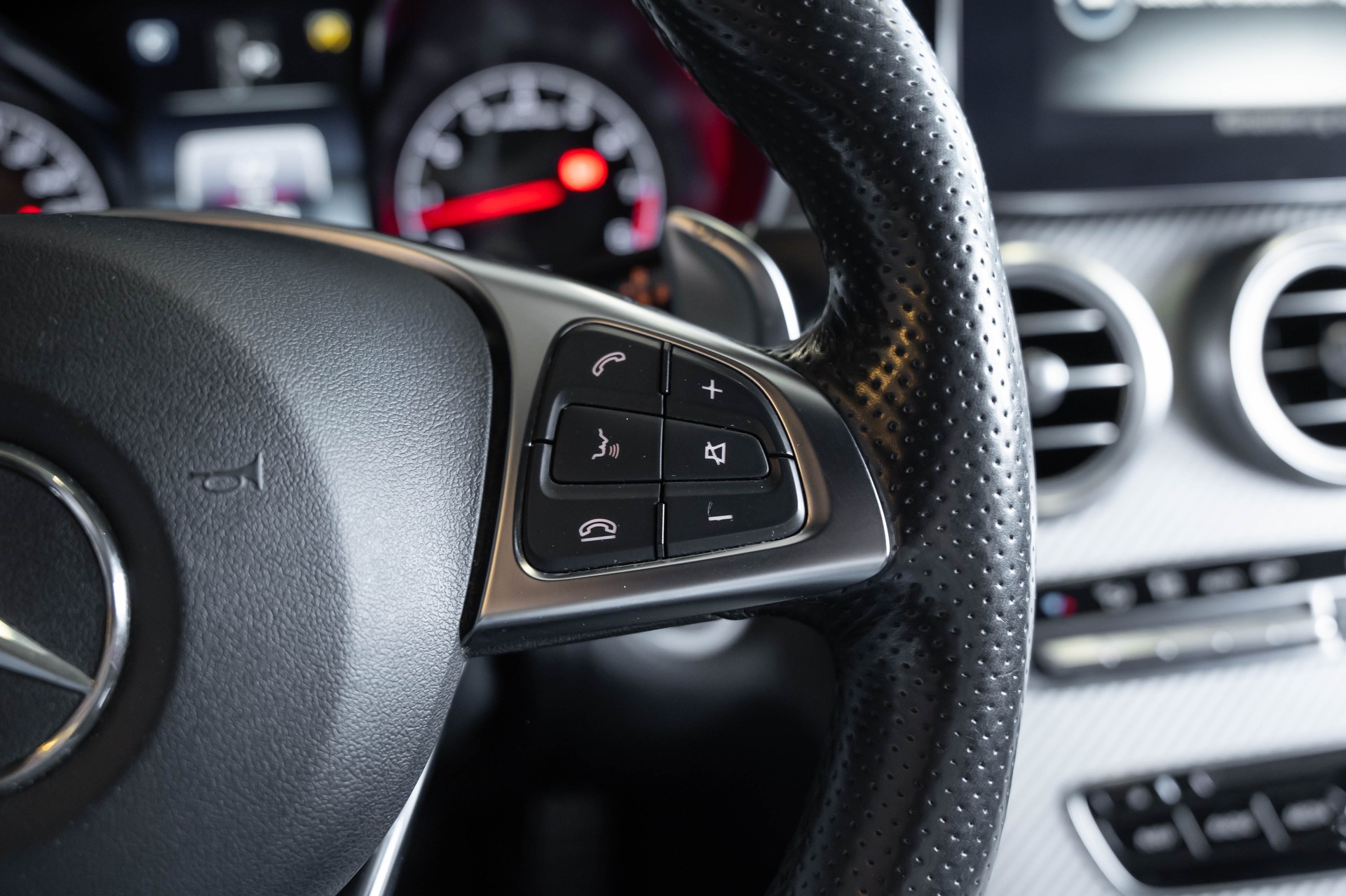 MERCEDES-BENZ C 63 AMG Speedshift-image-29