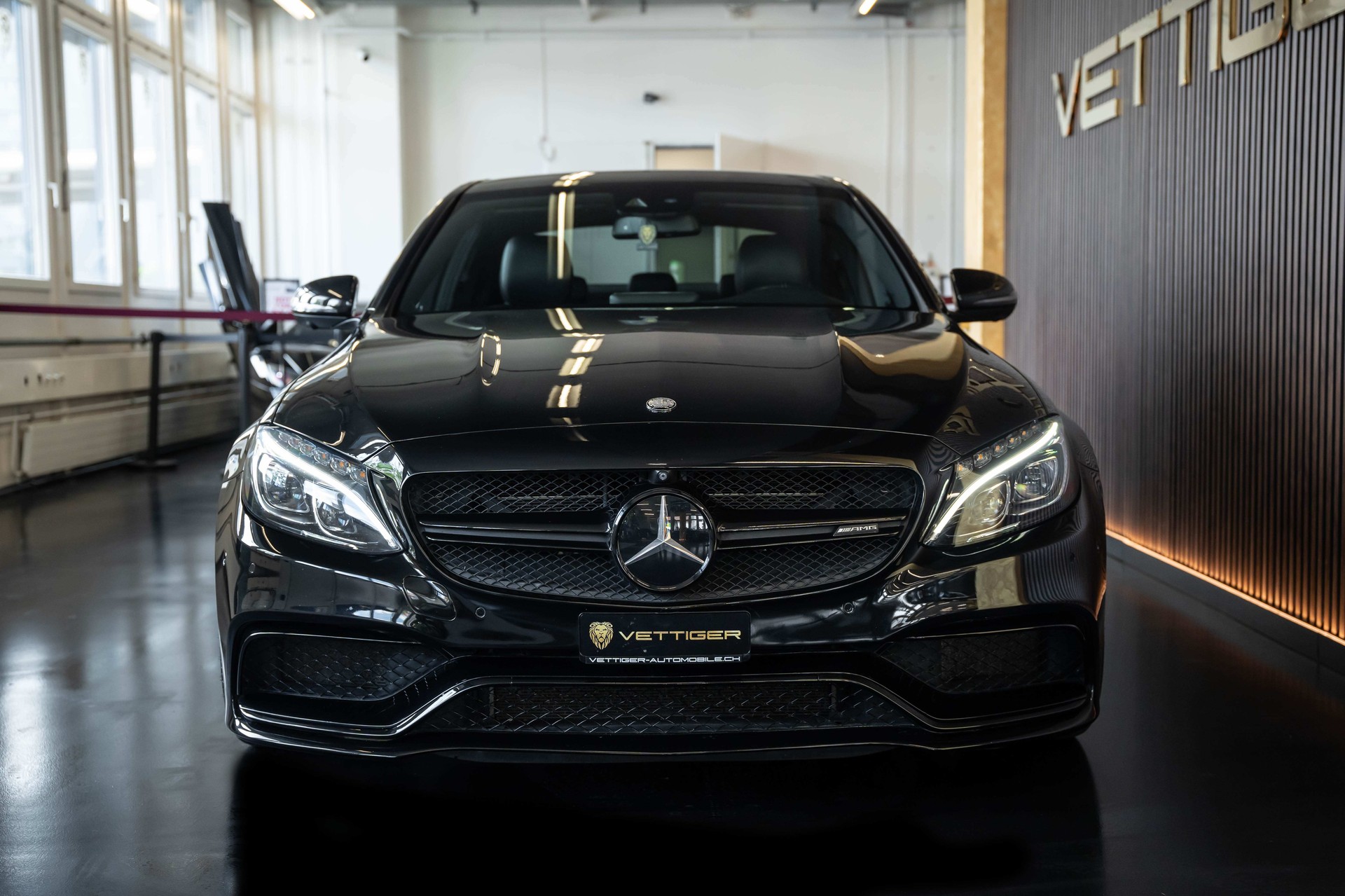MERCEDES-BENZ C 63 AMG Speedshift-showroom-element-1