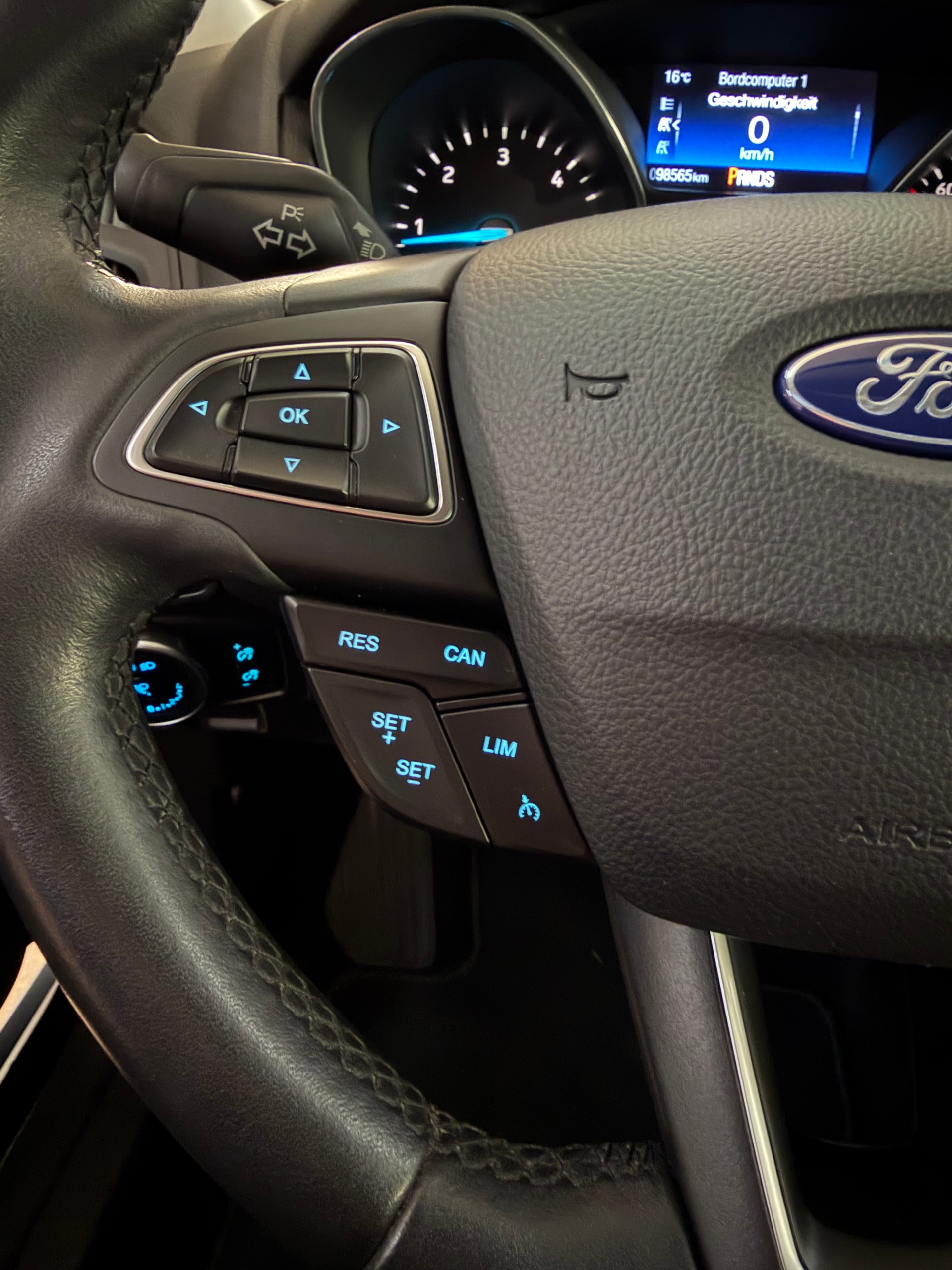 FORD Focus 1.5 TDCi Business Automatic-image-16